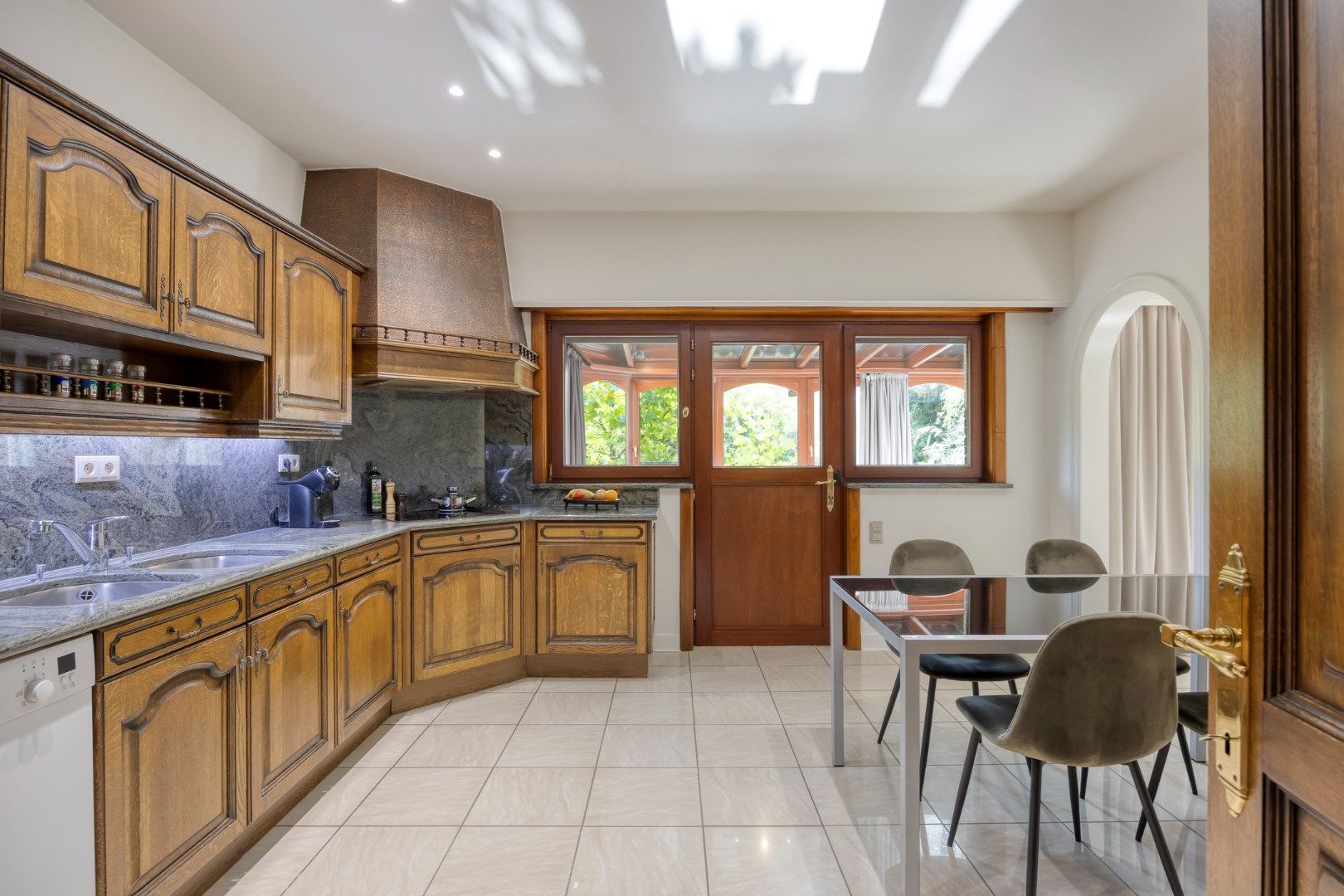 Prima onderhouden en ruime villa in Mol op een perceel van ca 30a ! foto 8