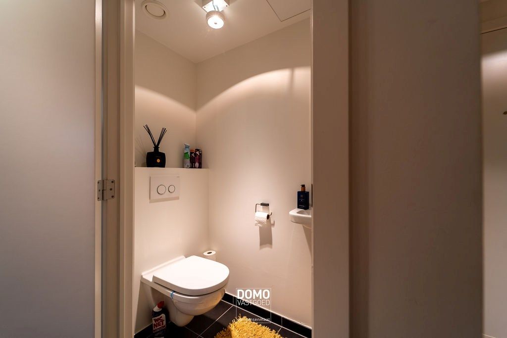 INSTAPKLAAR 2 SLAAPKAMER APPARTEMENT MET PRACHTIG RUIM TERRAS TE BILZEN CENTRUM foto 11