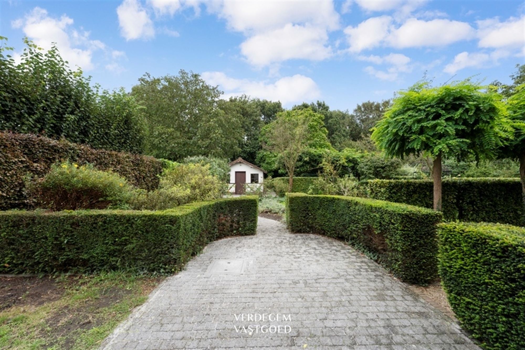 Heerlijk wonen in sfeervolle villa met 6 slaapkamers en mooie tuin foto 27