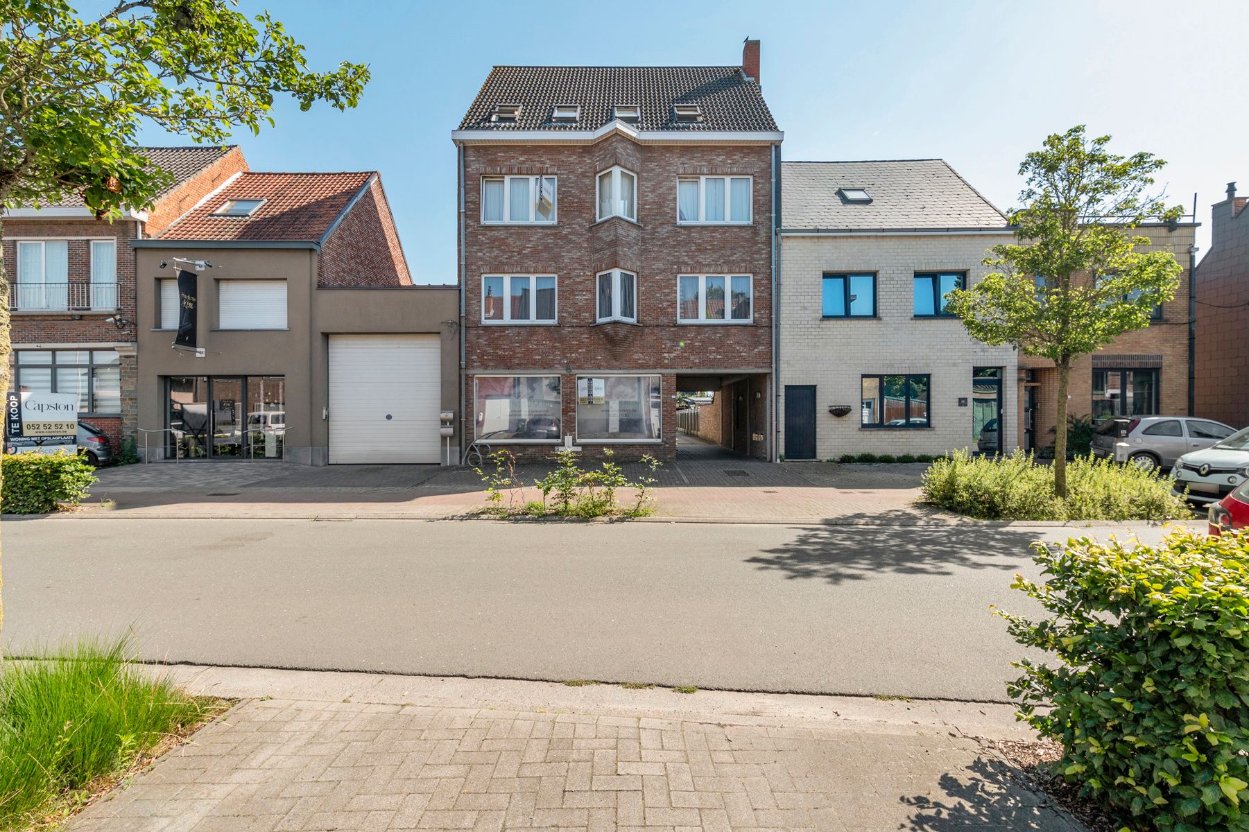 Flexibele commerciële ruimte in goede staat nabij centrum Zele foto {{pictureIndex}}