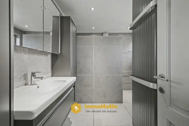 RUIME OPEN BEBOUWING MET GROTE TUIN TE KOOP IN ZELZATE foto 10