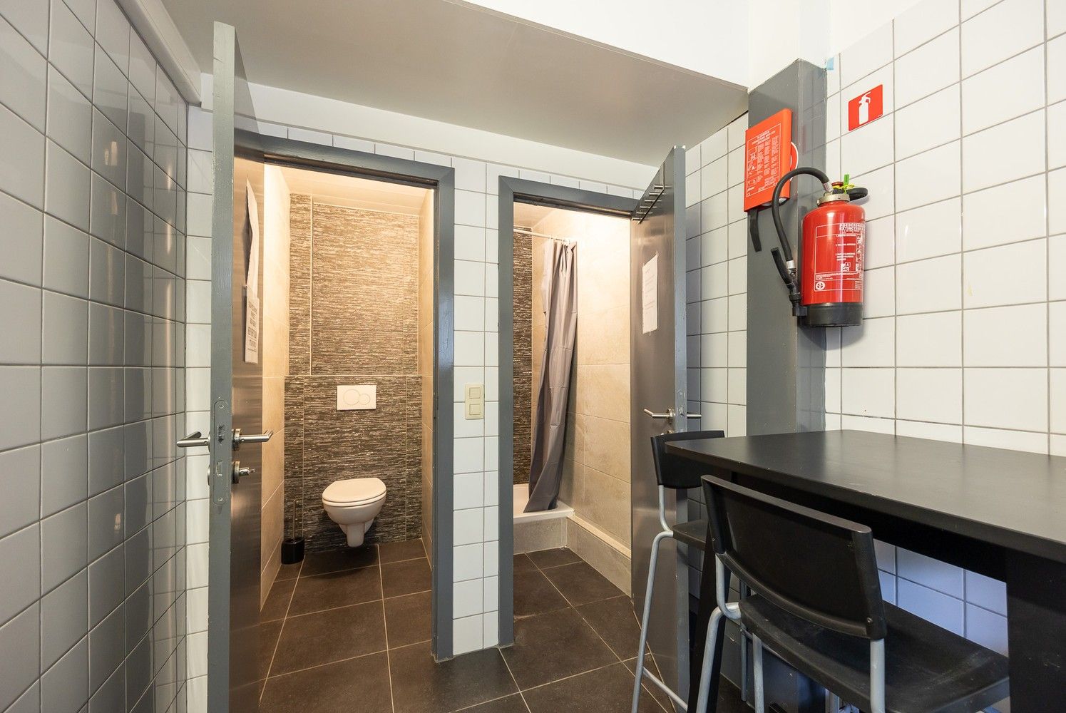 Vergund studentengebouw op een uitstekende AAA locatie, tegenover de AP Hogeschool foto 15