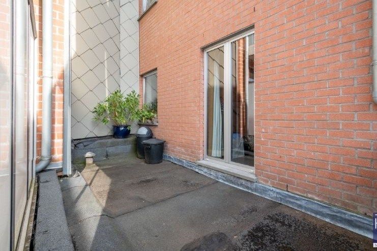 TOPLOCATIE | INSTAPKLAAR APPARTEMENT (BJ 2005) MET 2 SLPKS foto 6