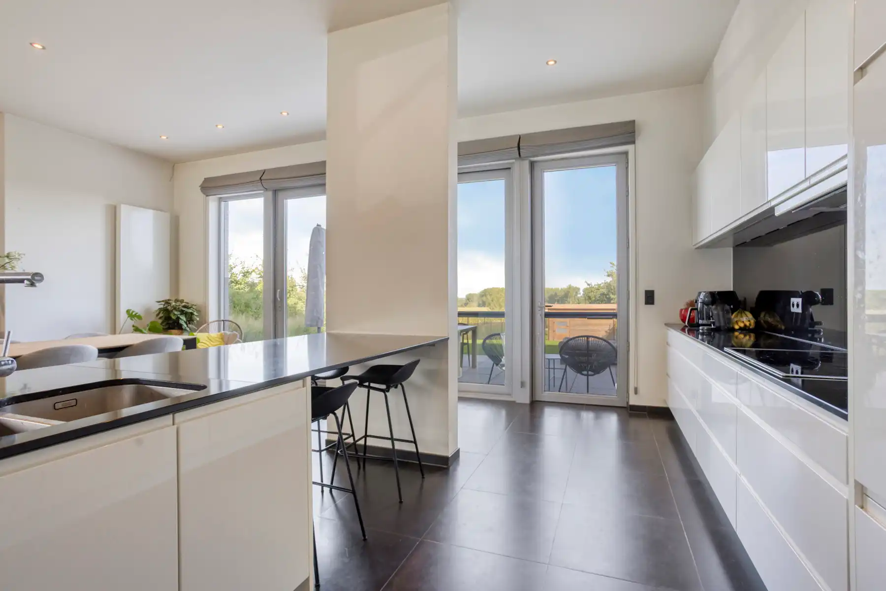 Recente 3-gevelwoning op topligging foto 11