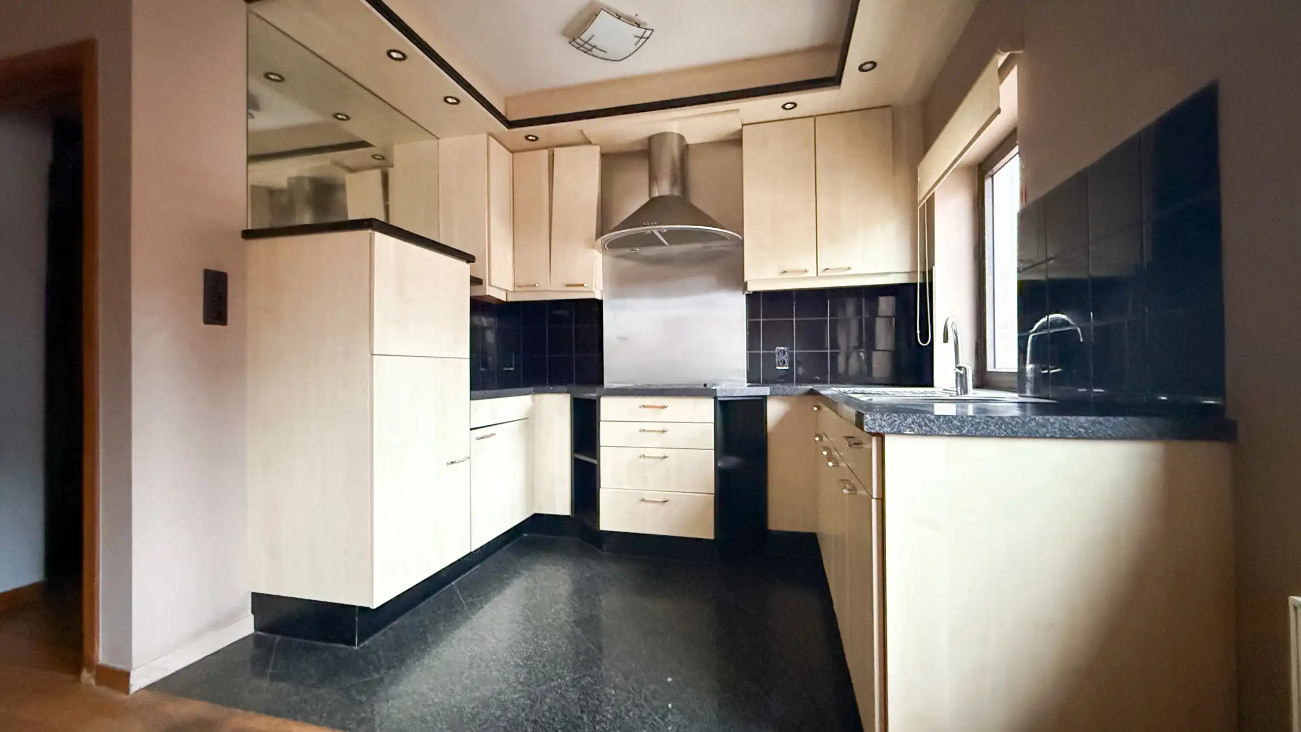 Handelspand met ingerichte bakkerij & appartement Wellen foto 34