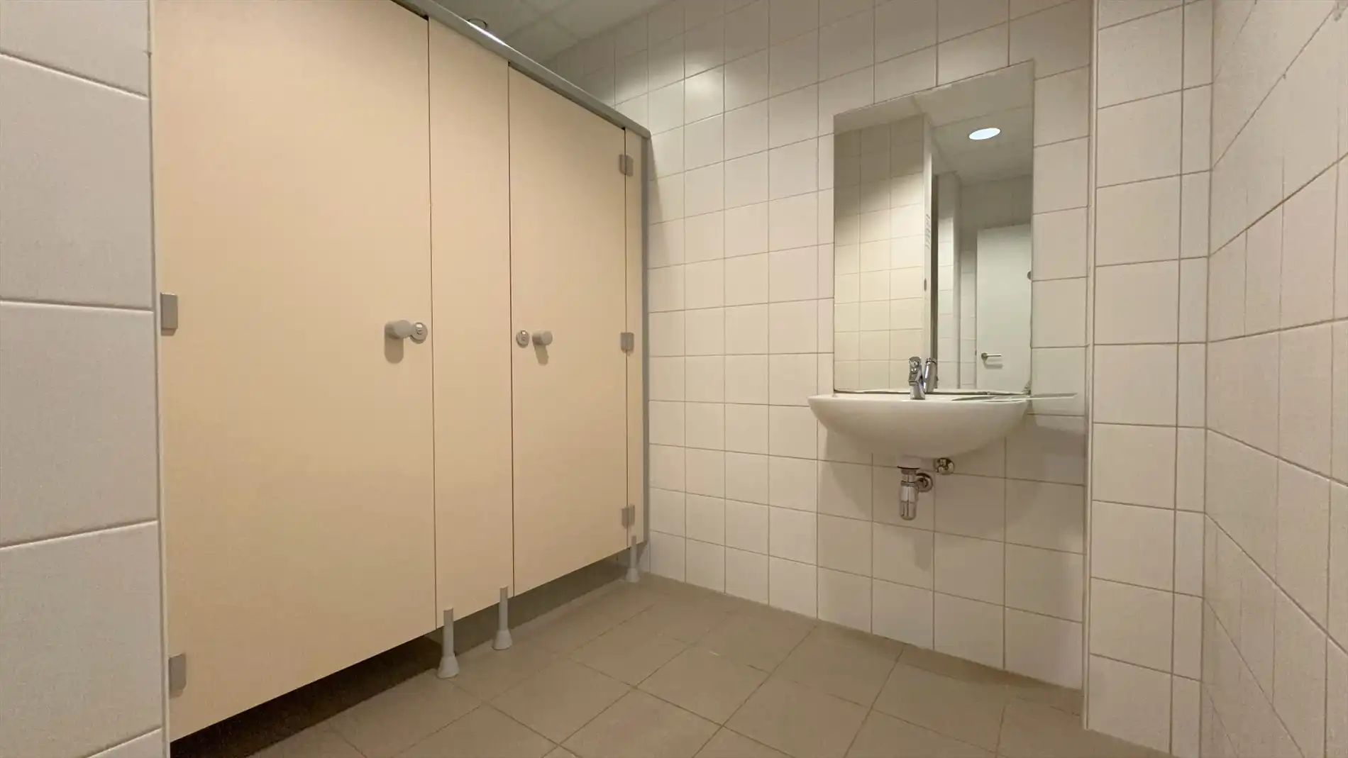 Gerenoveerde kantoorruimte te huur aan Begijnhoflaan in Gent foto 15
