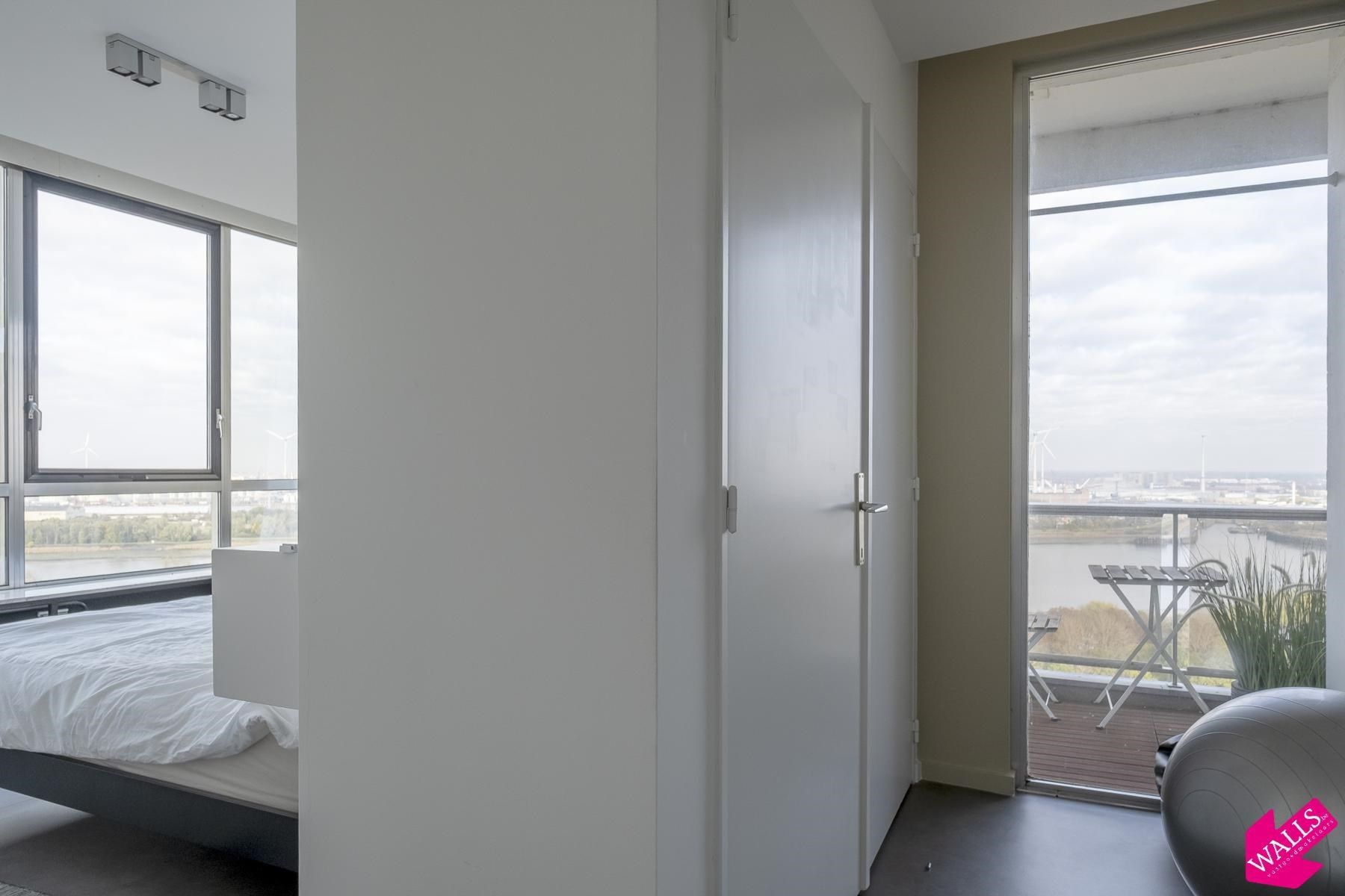 Gemeubeld appartement met prachtig uitzicht foto 13