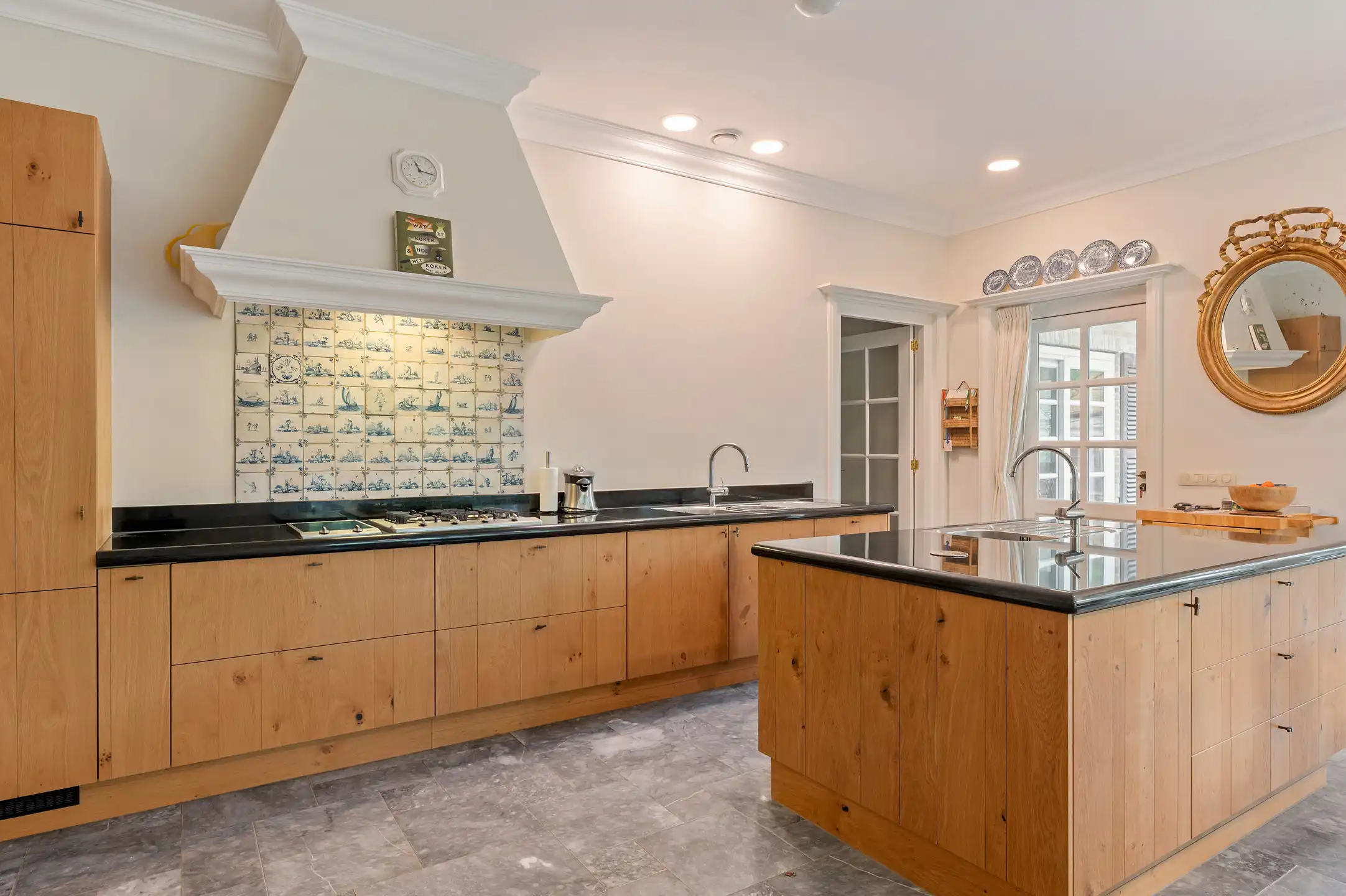 Unieke vrijstaande villa op ca. 7620m² in een uitzonderlijk domein in het groen. foto 10