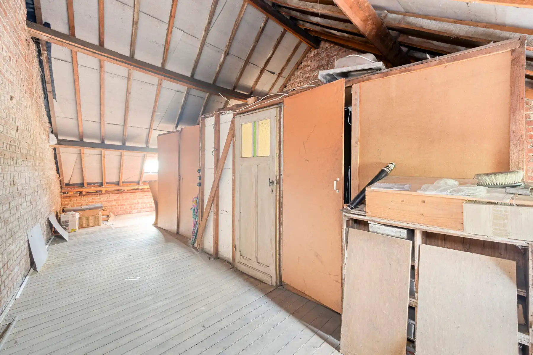 Te renoveren rijwoning met ruim perceel van 445 m²  foto 13