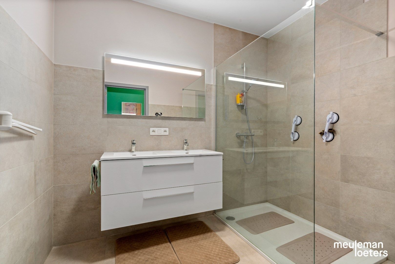Schitterend gelijkvloers appartement met terras foto 18