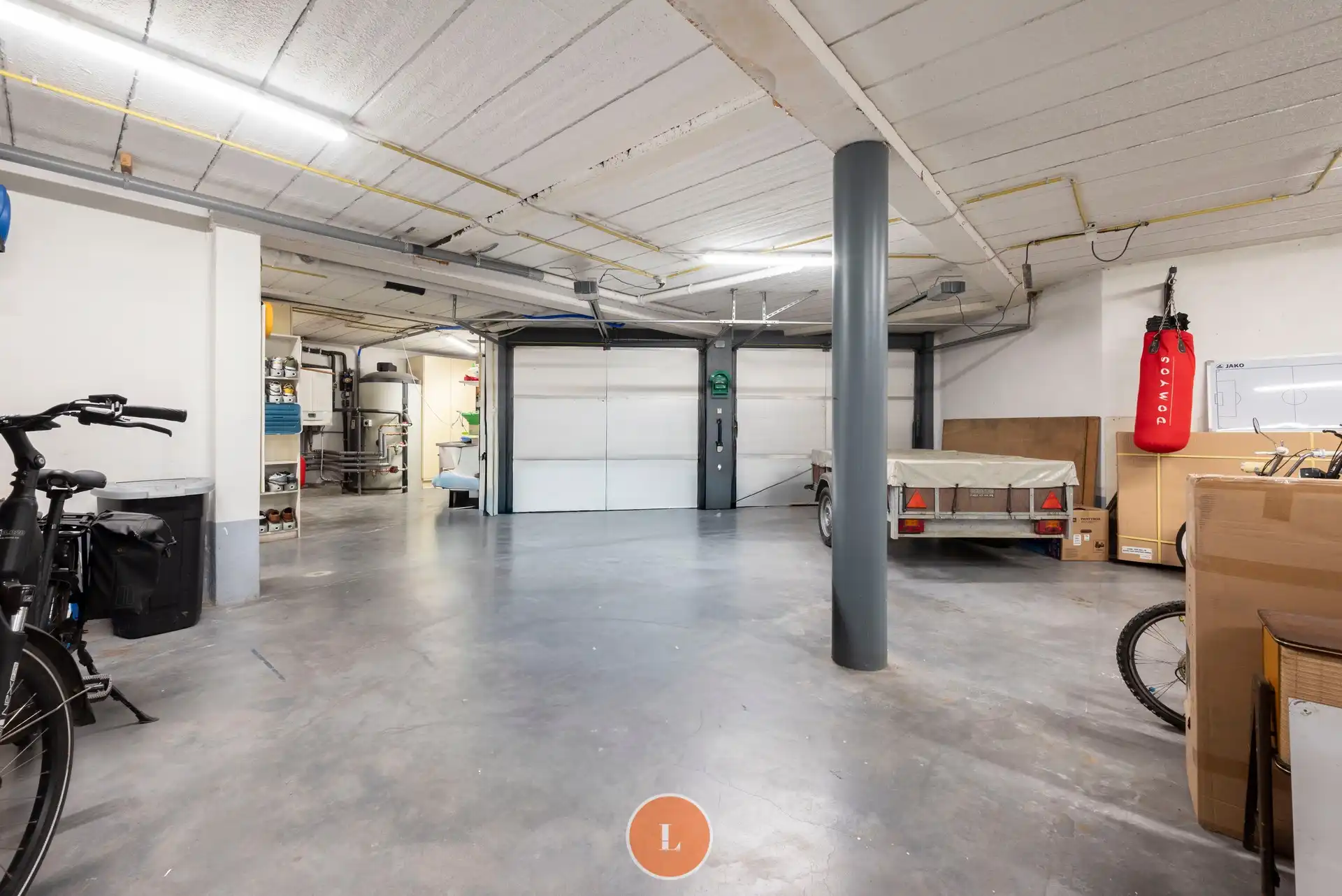 Prachtige villa met praktijkruimte en zonnepanelen op toplocatie in Menen foto 24