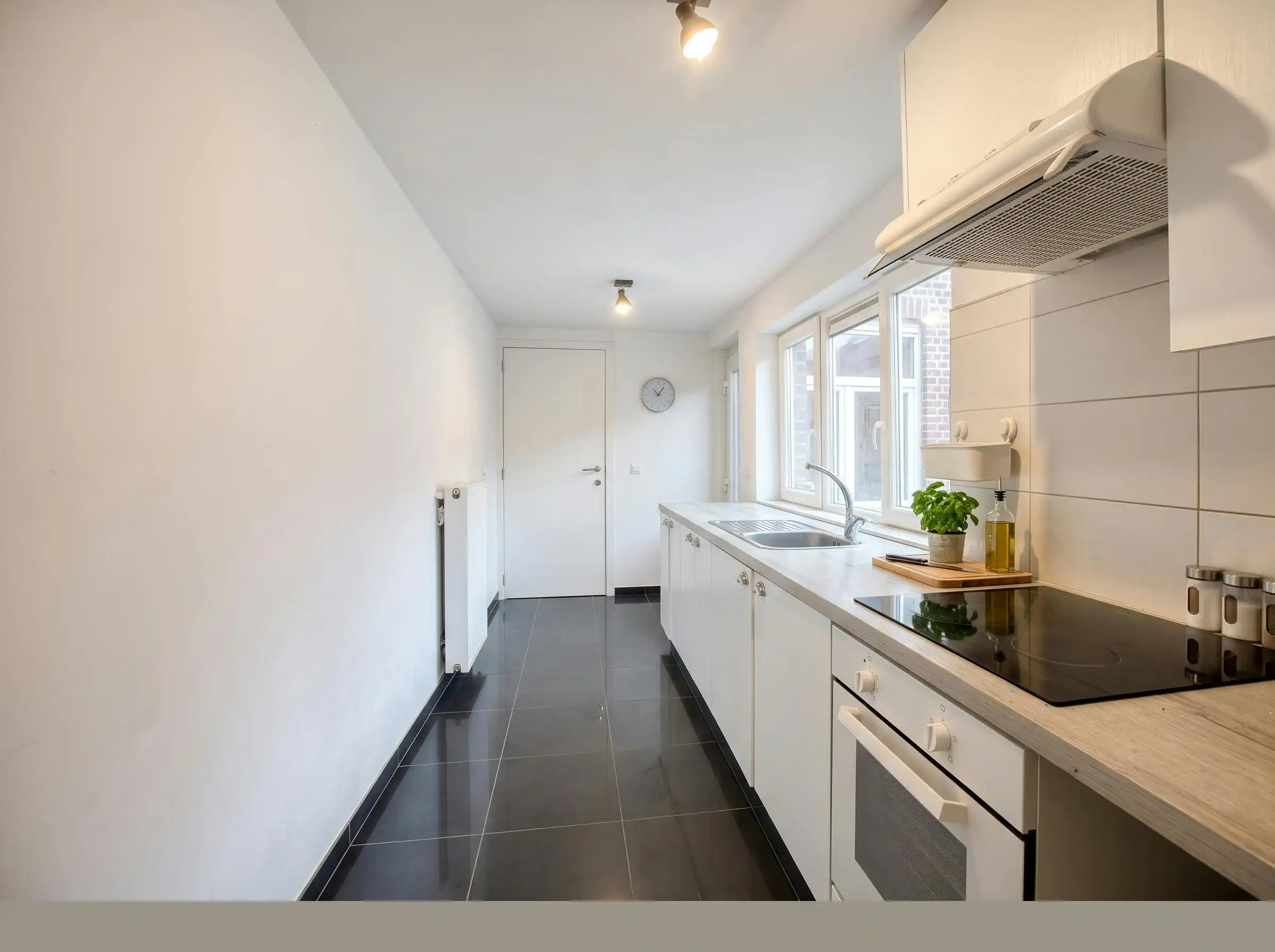 Instapklare woning met 4 slaapkamers en tuin in Ardooie foto 8