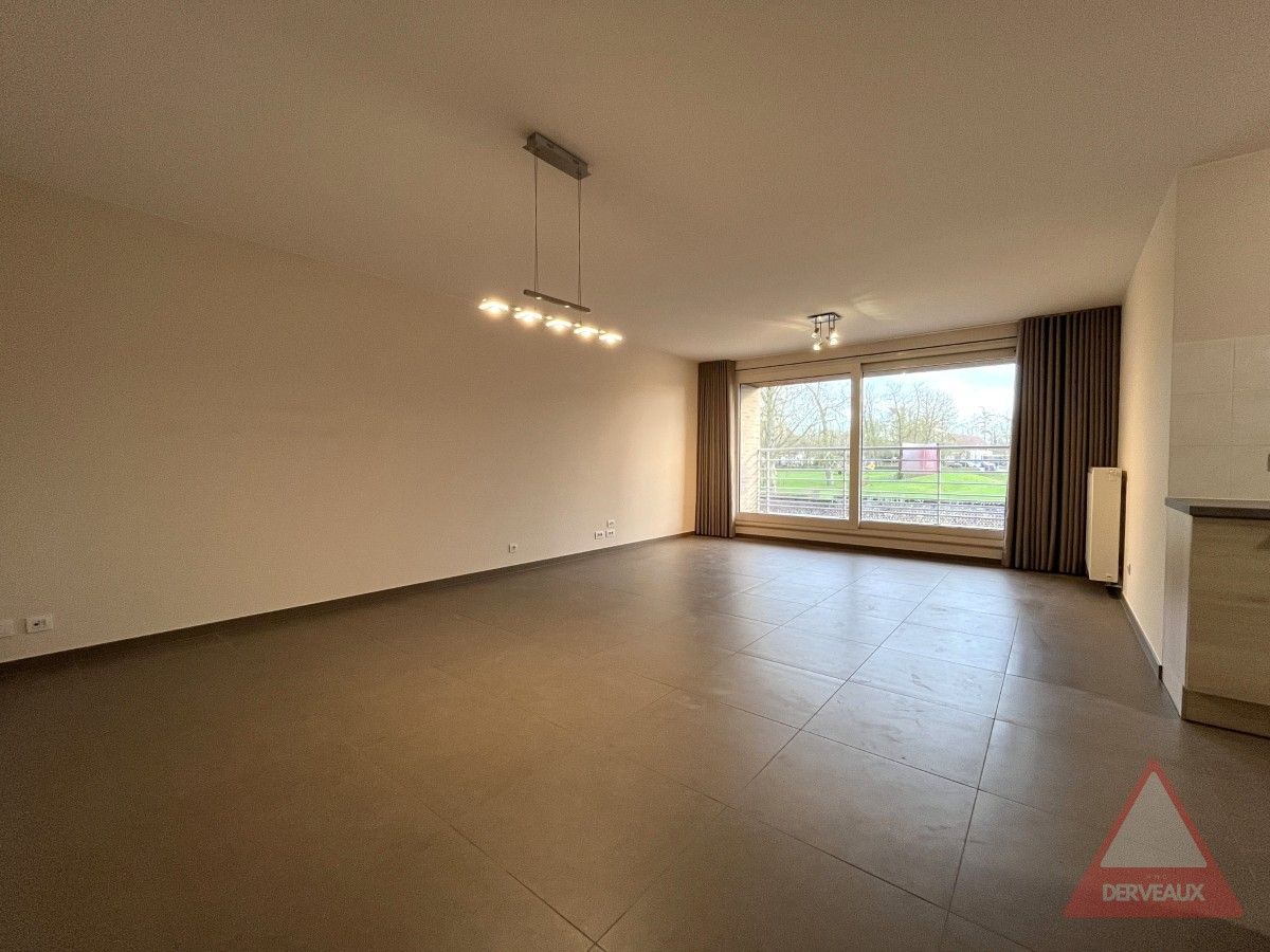 Zonnebeke – Appartement met 2 slaapkamers, garage en zicht op het kasteelpark foto 4