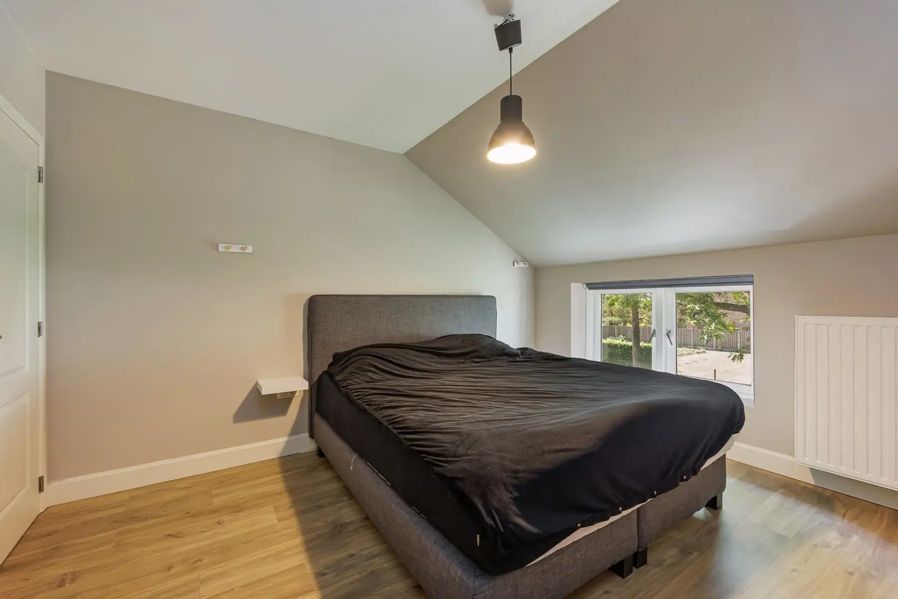 Ruime gezinswoning met 4 slaapkamers op een perceel van 610m². foto 15