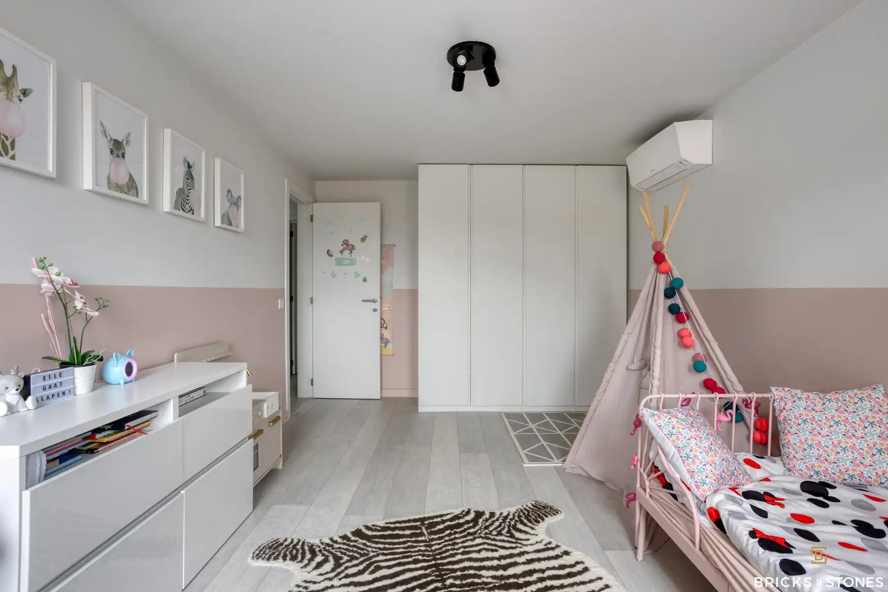 Recente HOB met 4 slaapkamers en tuin foto 17