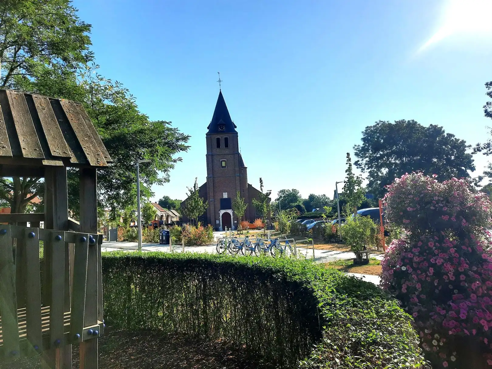 instapklare, hedendaags en stijlvol ingerichte woning met heerlijke tuin en garagebox foto 28