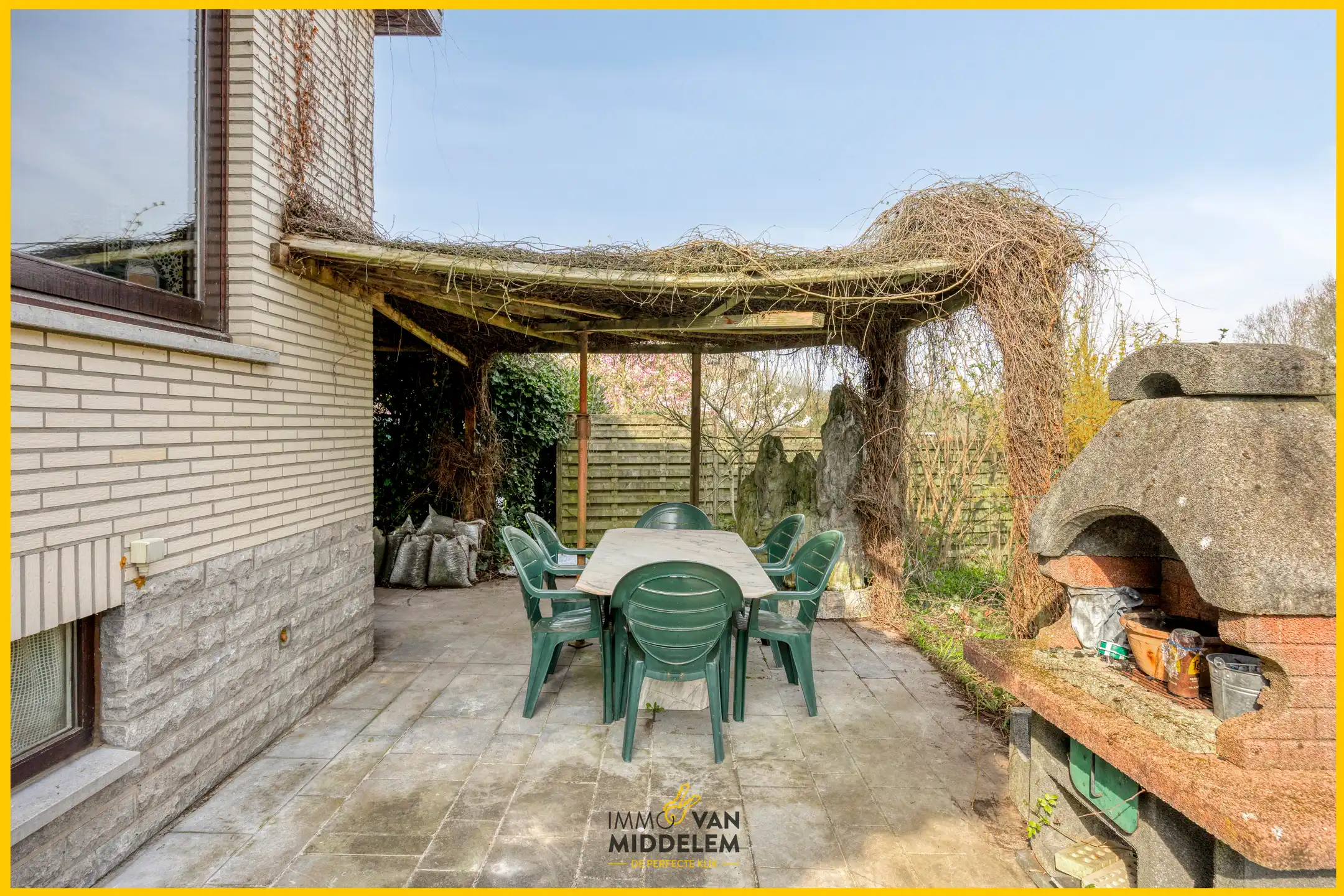 RUIME WONING MET 6 KAMERS EN GROTE TUIN foto 25