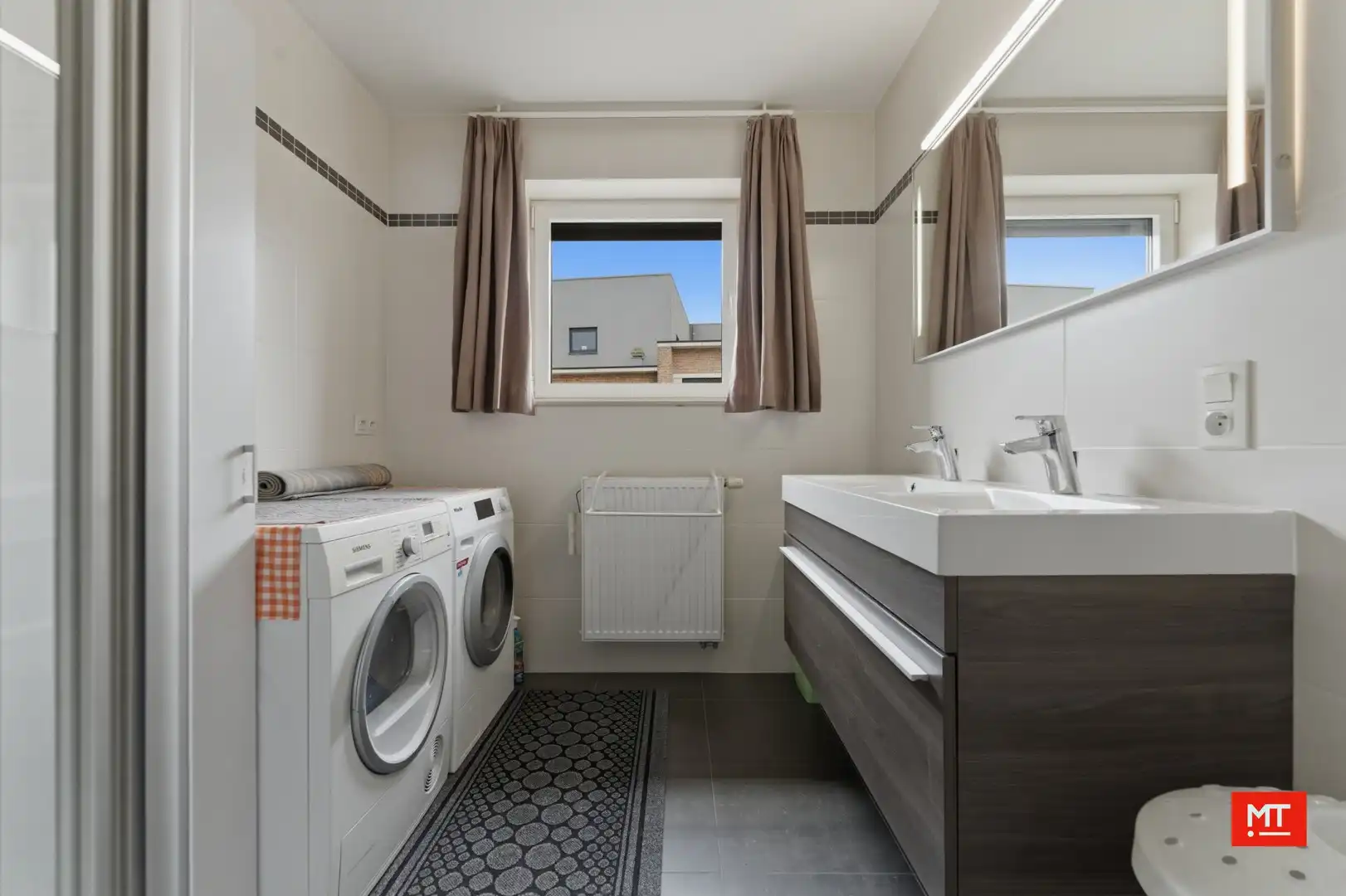 IN OPTIE VIA ONS KLANTENBESTAND - Instapklaar appartement met 2 slpk, zonnige balkons en garage in de dorpskern van Beselare foto 10