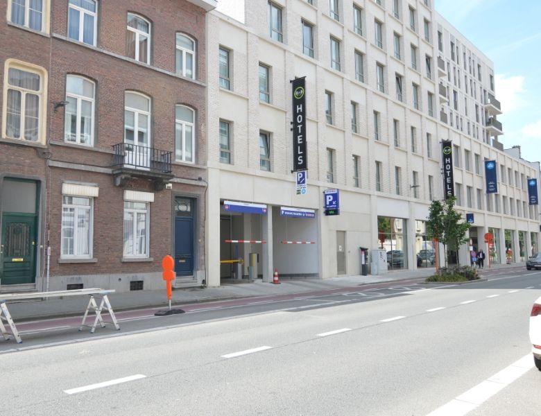 Autostaanplaats in Mechelen foto {{pictureIndex}}