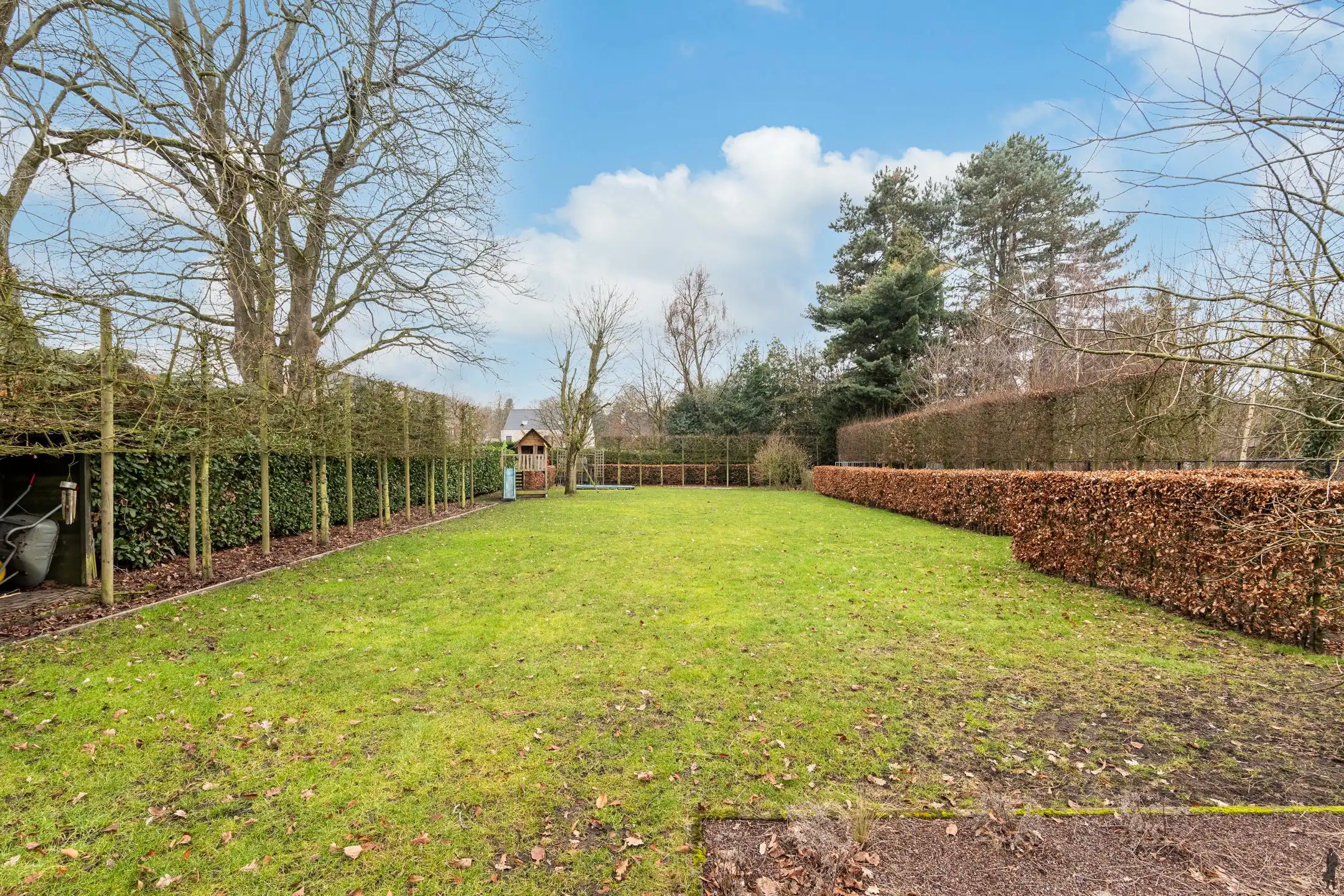 Ruime villa in rustige straat met prachtige zuid-west tuin foto 32