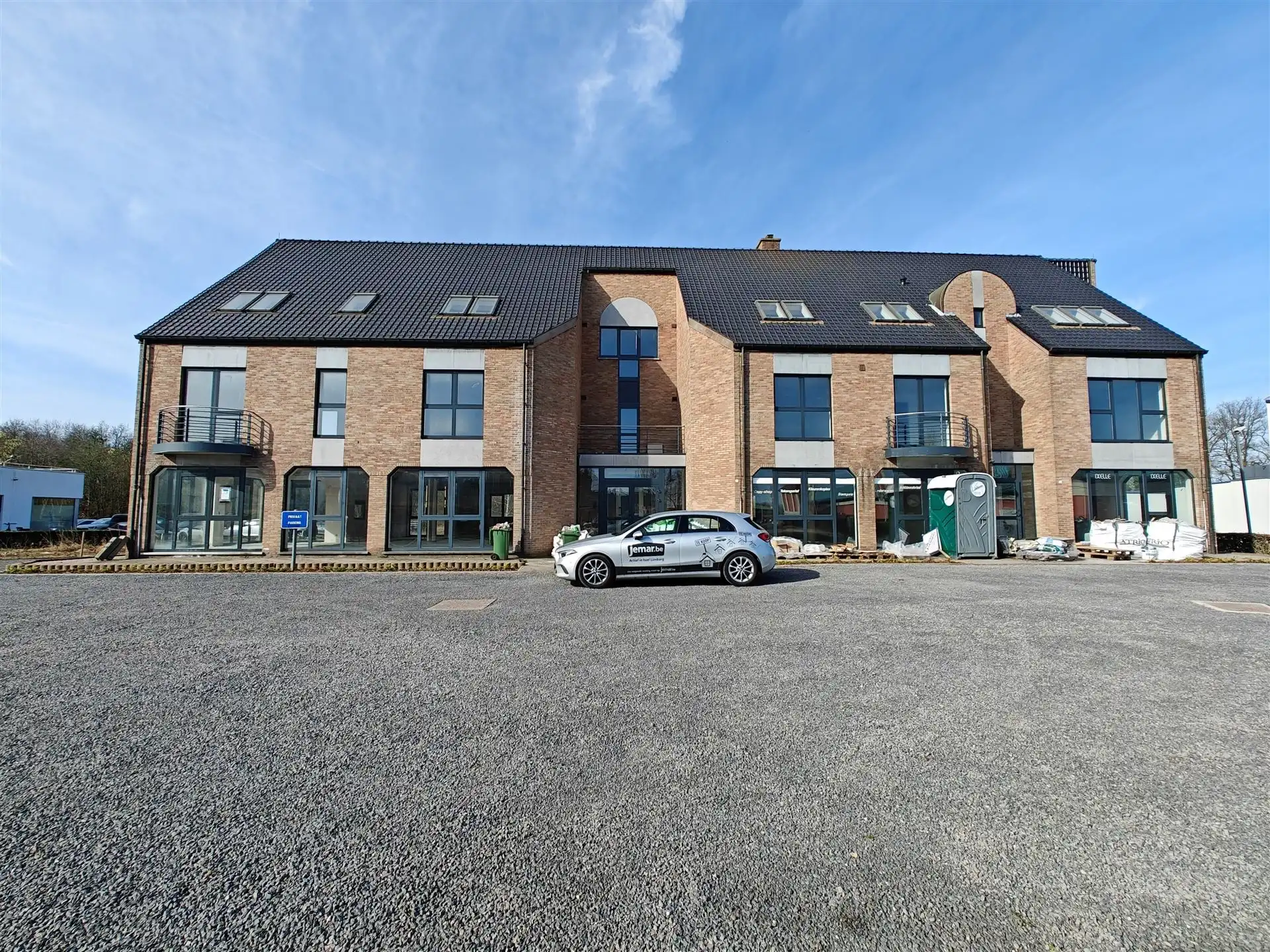 Opbrengsteigendom foto {{pictureIndex}}