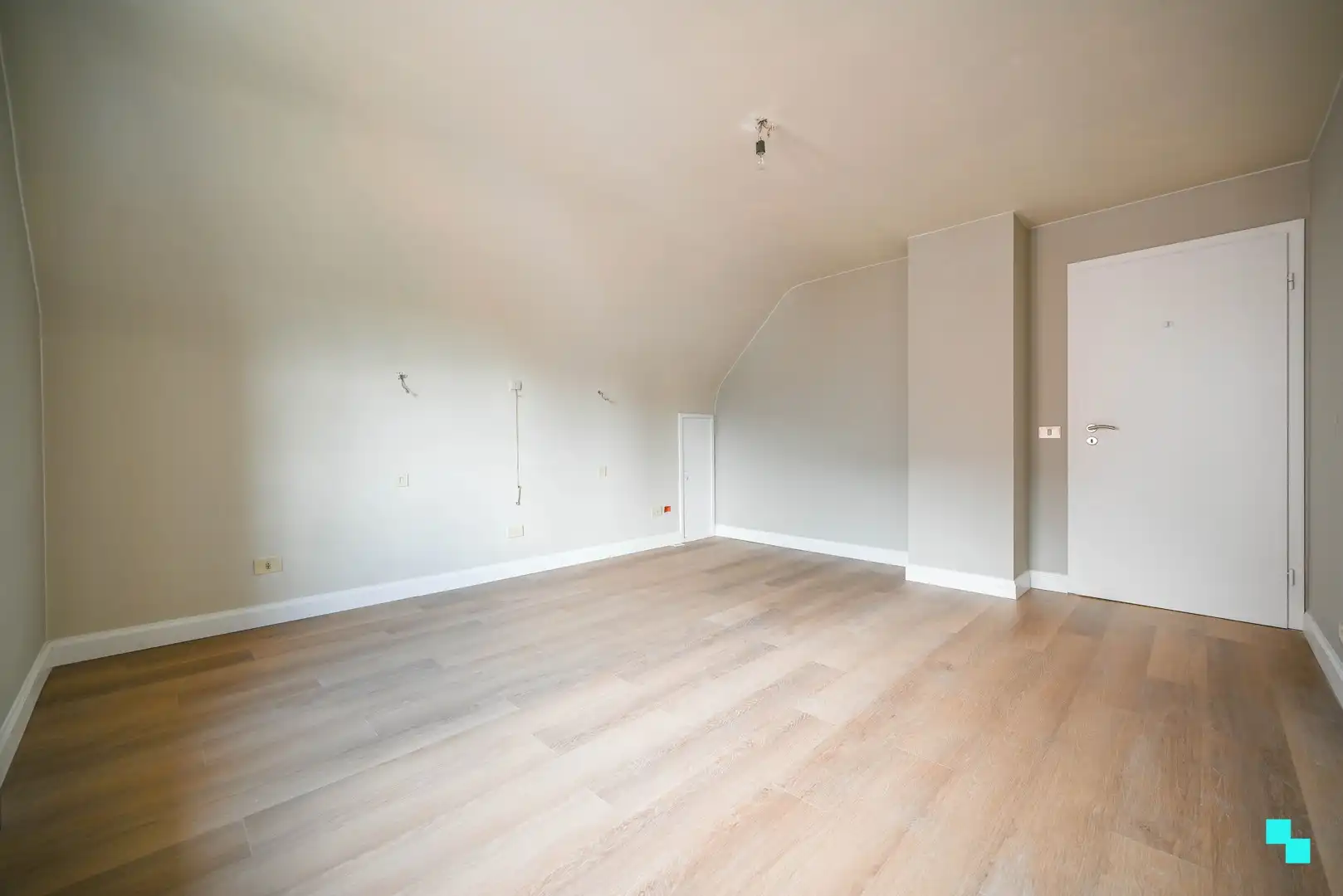 Recent gerenoveerde halfopen bebouwing foto 24