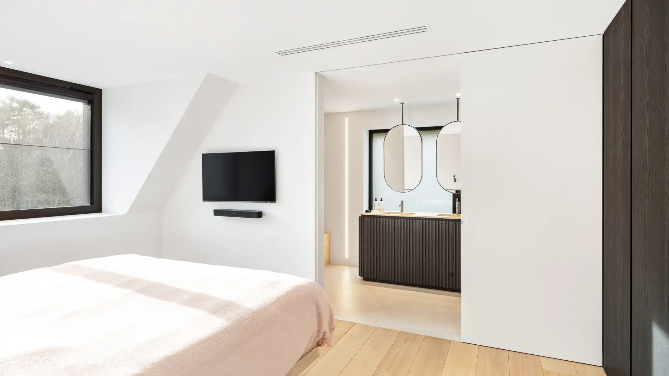 Prachtig vernieuwde villa op een rustige ligging foto 23