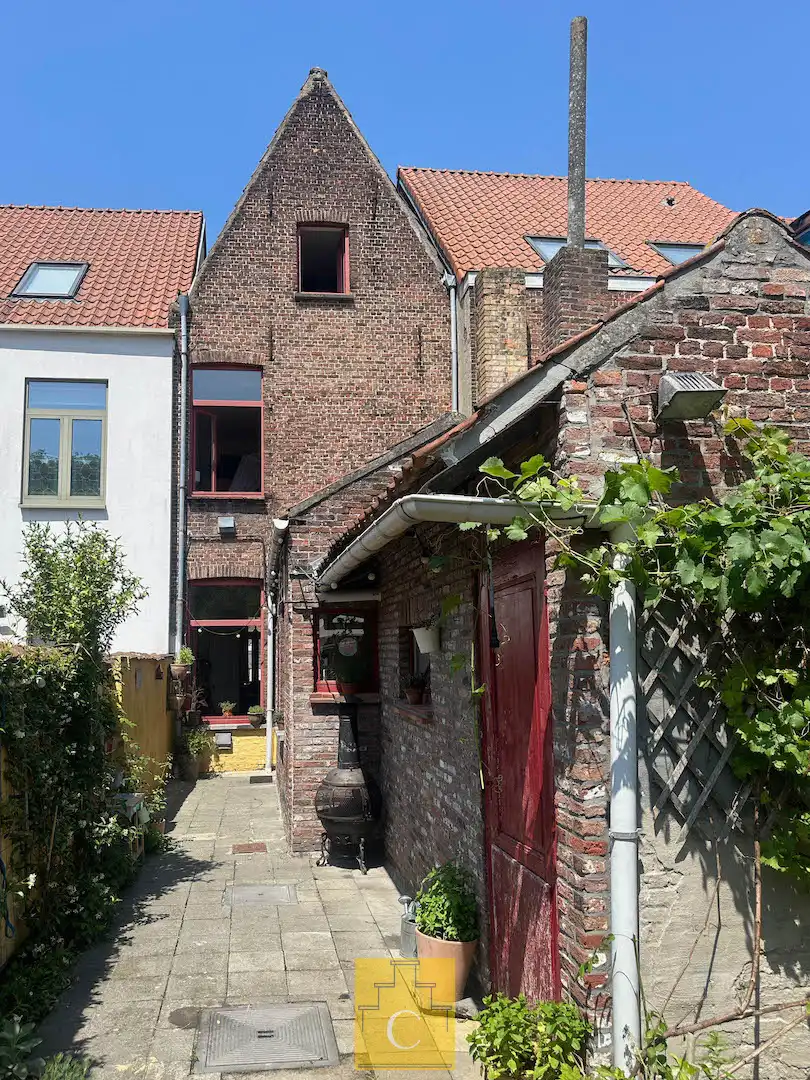 authentiek trapgevelhuis met zonnige stadstuin op toplocatie nabij het Minnewater foto 13