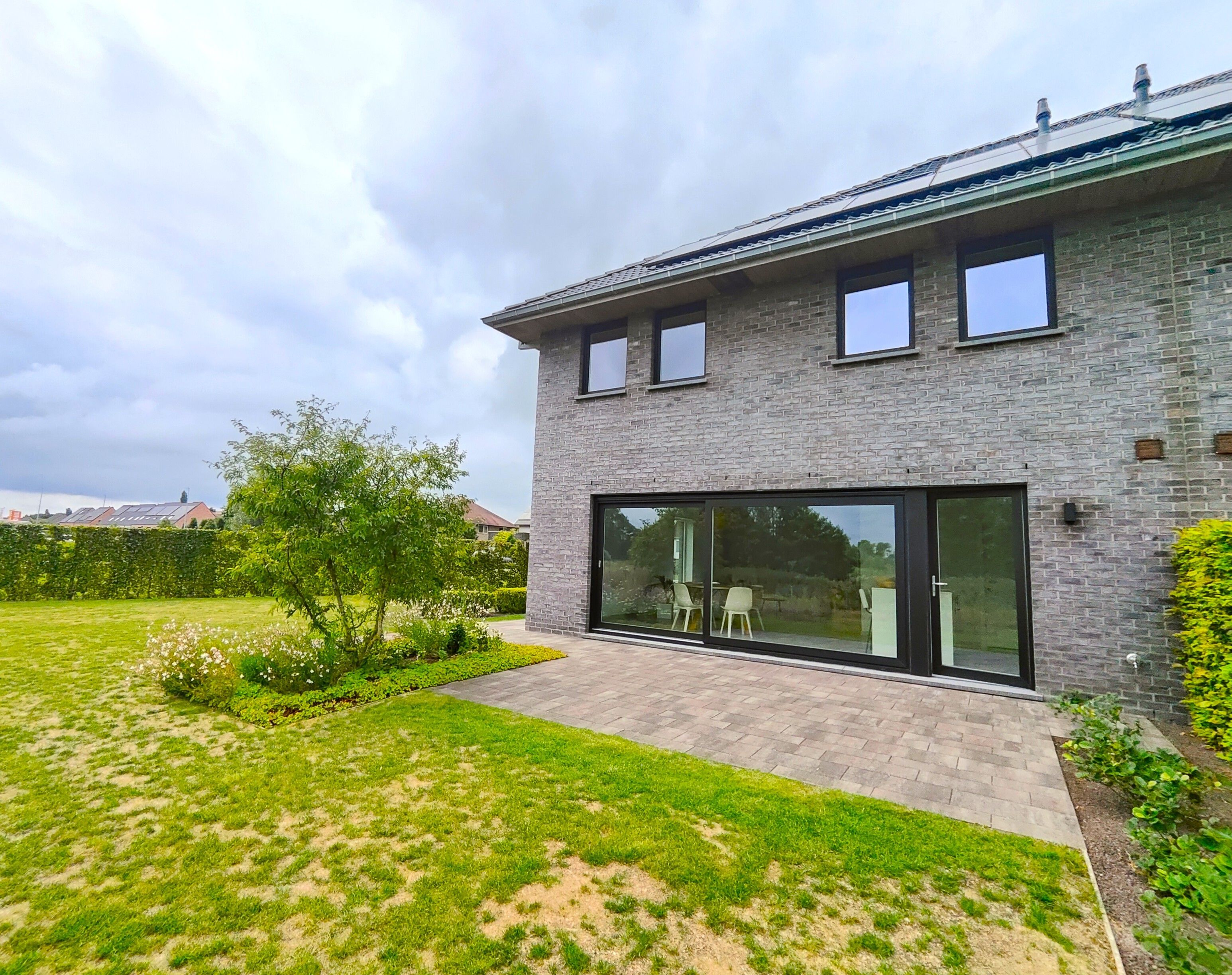 *Nieuwbouw half-open woning te koop vlak aan de duinen te Oostende! foto 3