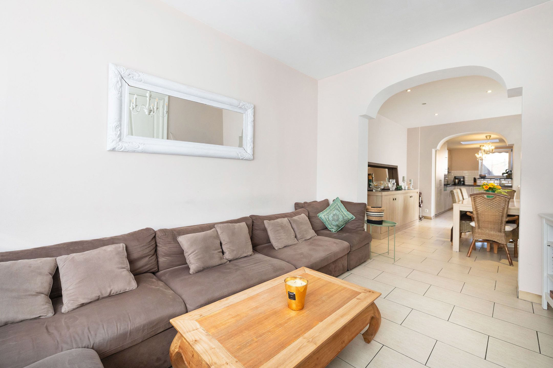 Charmant huis met 5 slaapkamers van ± 200 m² foto 2
