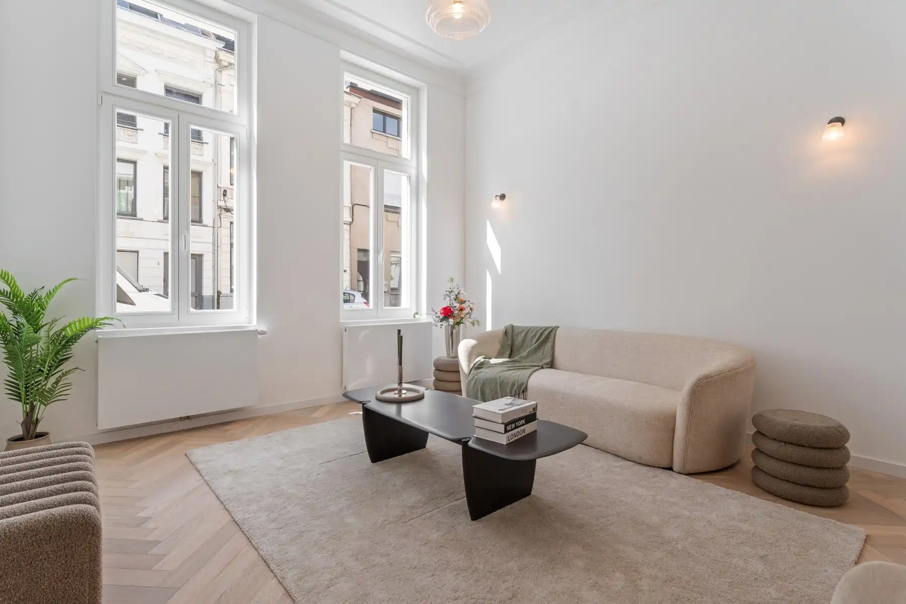 Stijlvol gerenoveerd appartement met stadskoer in Zurenborg foto 2