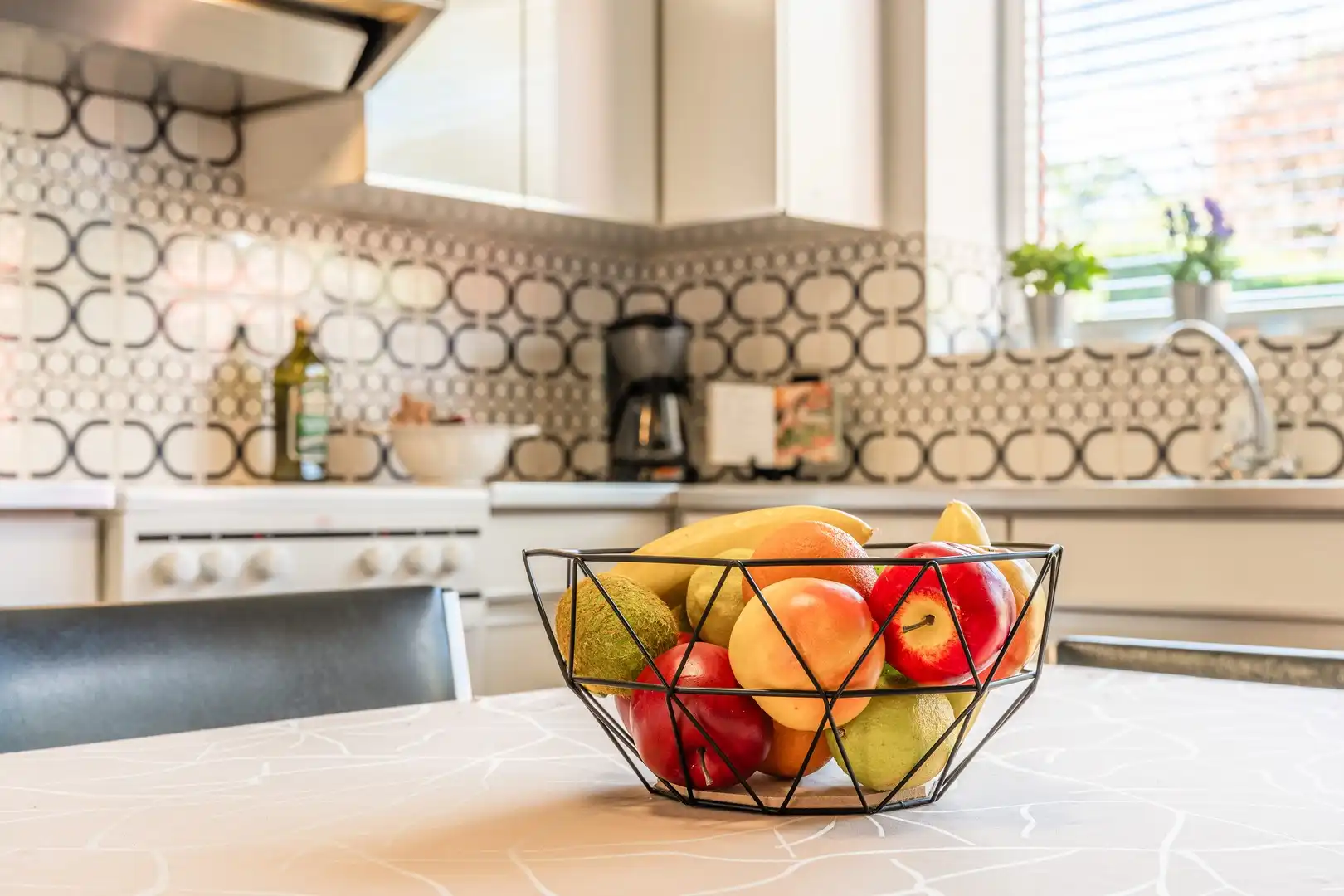 Te renoveren halfopen woning met diepe tuin foto 7