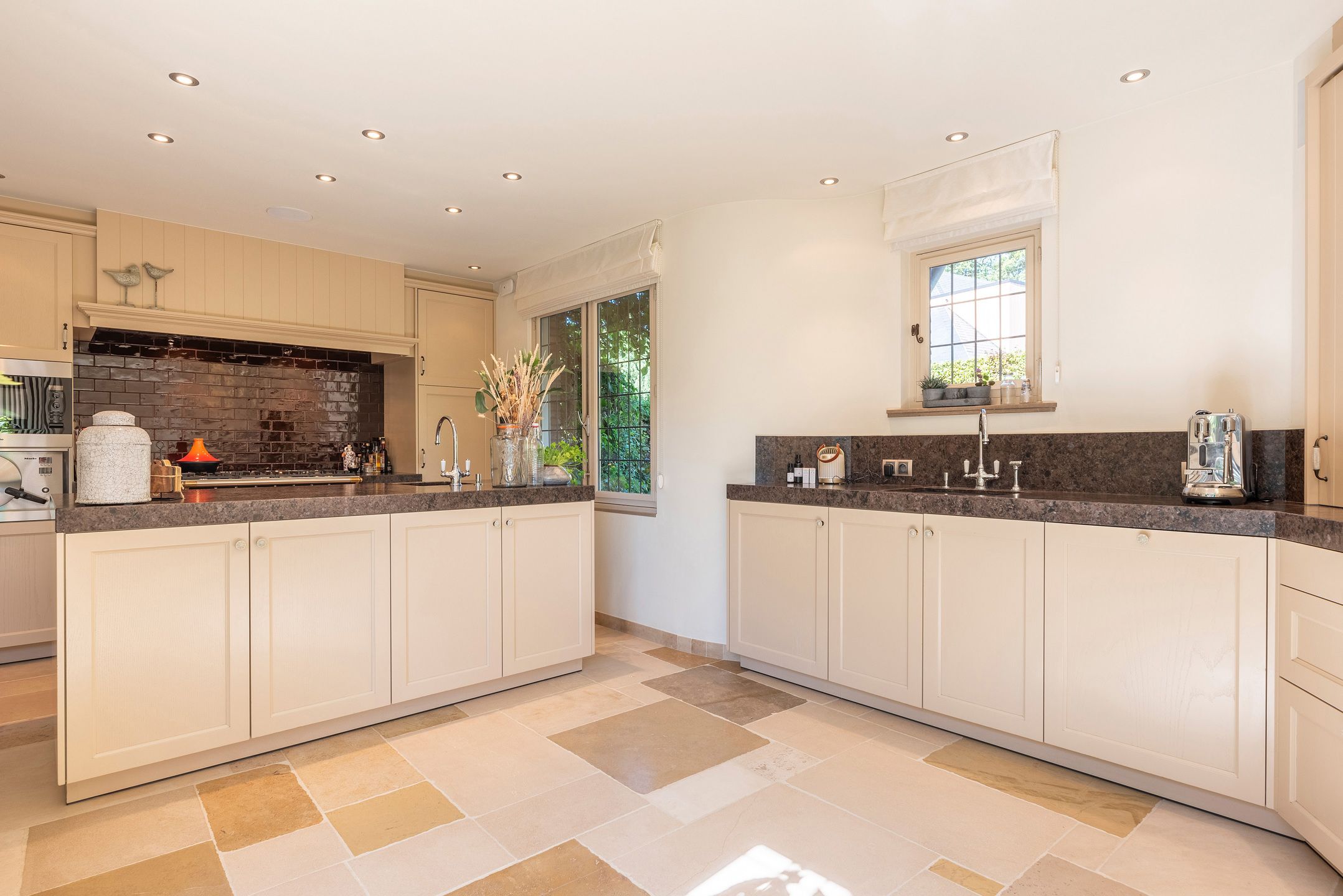 Karaktervilla op 1.560m² in hartje Oud-Turnhout  foto 11