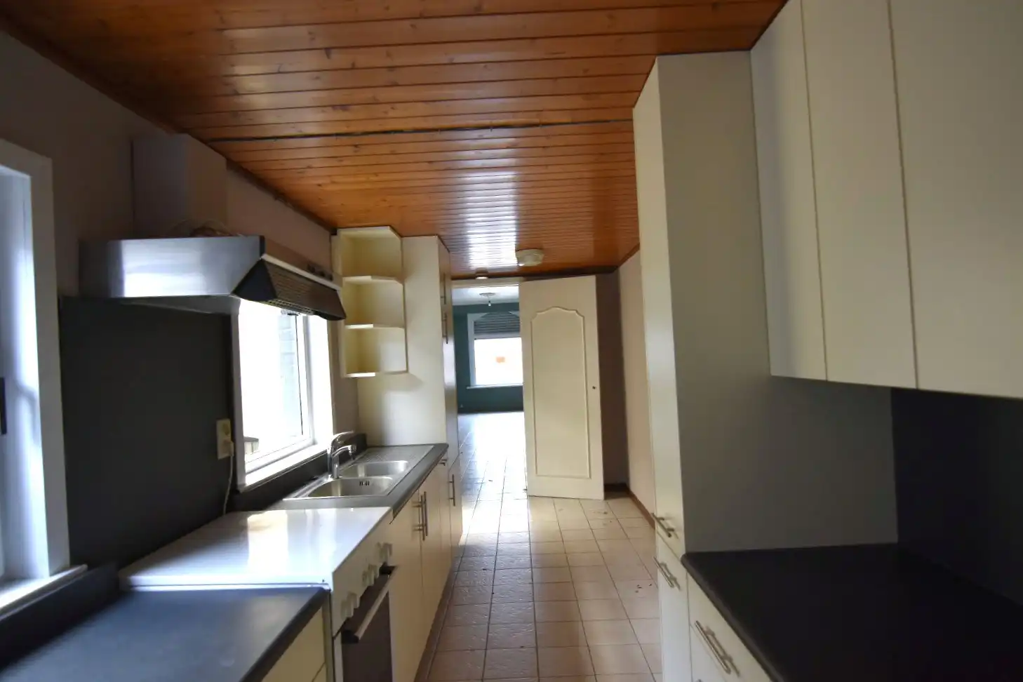 Te renoveren rijwoning met goeie ligging foto 7