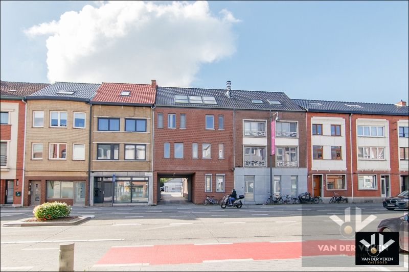 Lichtrijk, energiezuinig, recent en instapklaar 2slpk app met zeer ruim terras op wandelafstand van het centrum foto 1