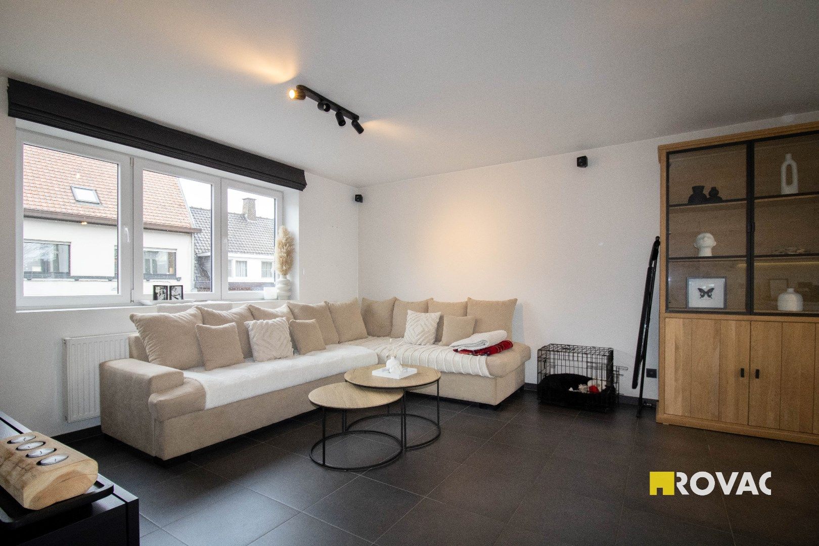 Zonnig appartement op 1e verdieping met ruim terras nabij centrum foto 4
