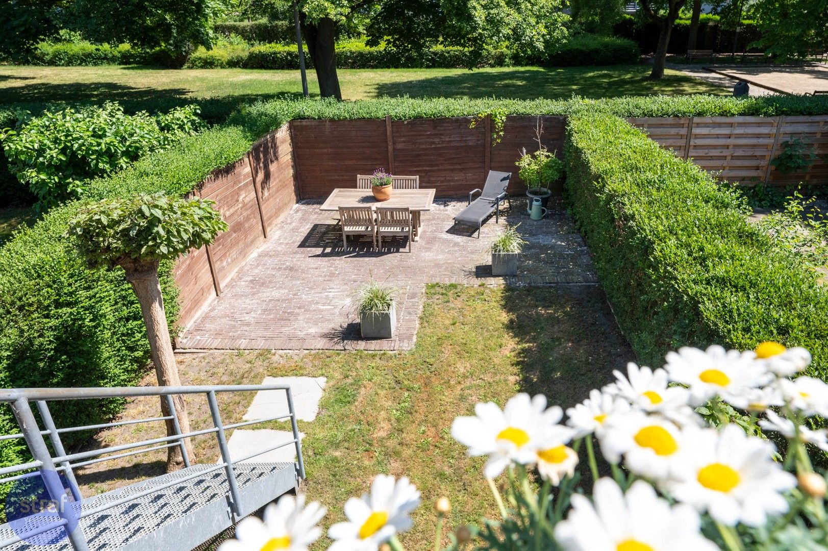 Instapklare bel-étage met ruim terras en tuin op een groene toplocatie foto 6