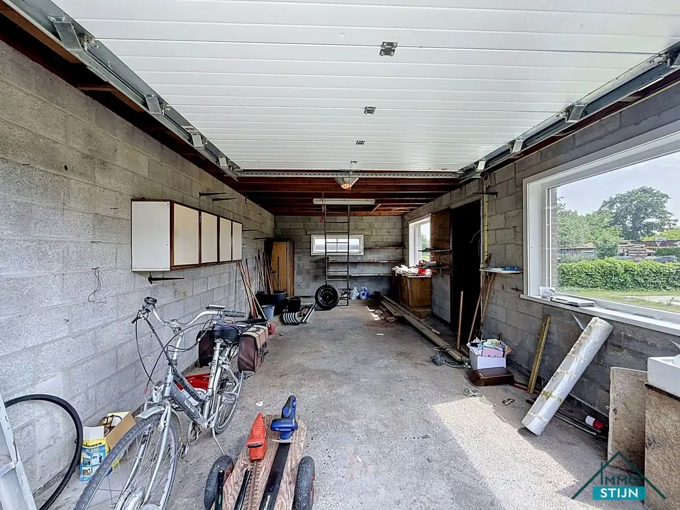 Ruime villa met prachtige tuin foto 22