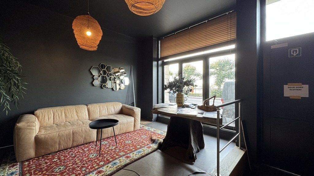 Kantoorruimte te huur in burgershuis aan kaai in Antwerpen foto 9