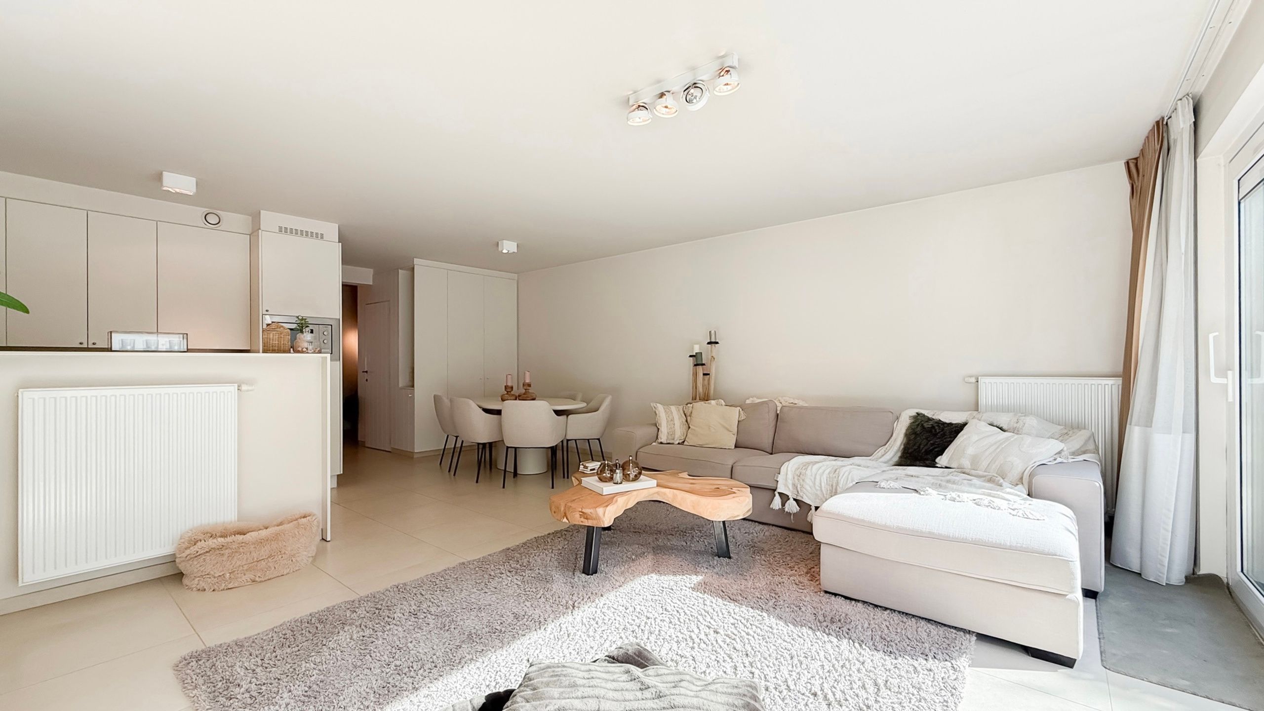 Elegant gelijkvloersappartement in het hart van Duinbergen.. foto 4