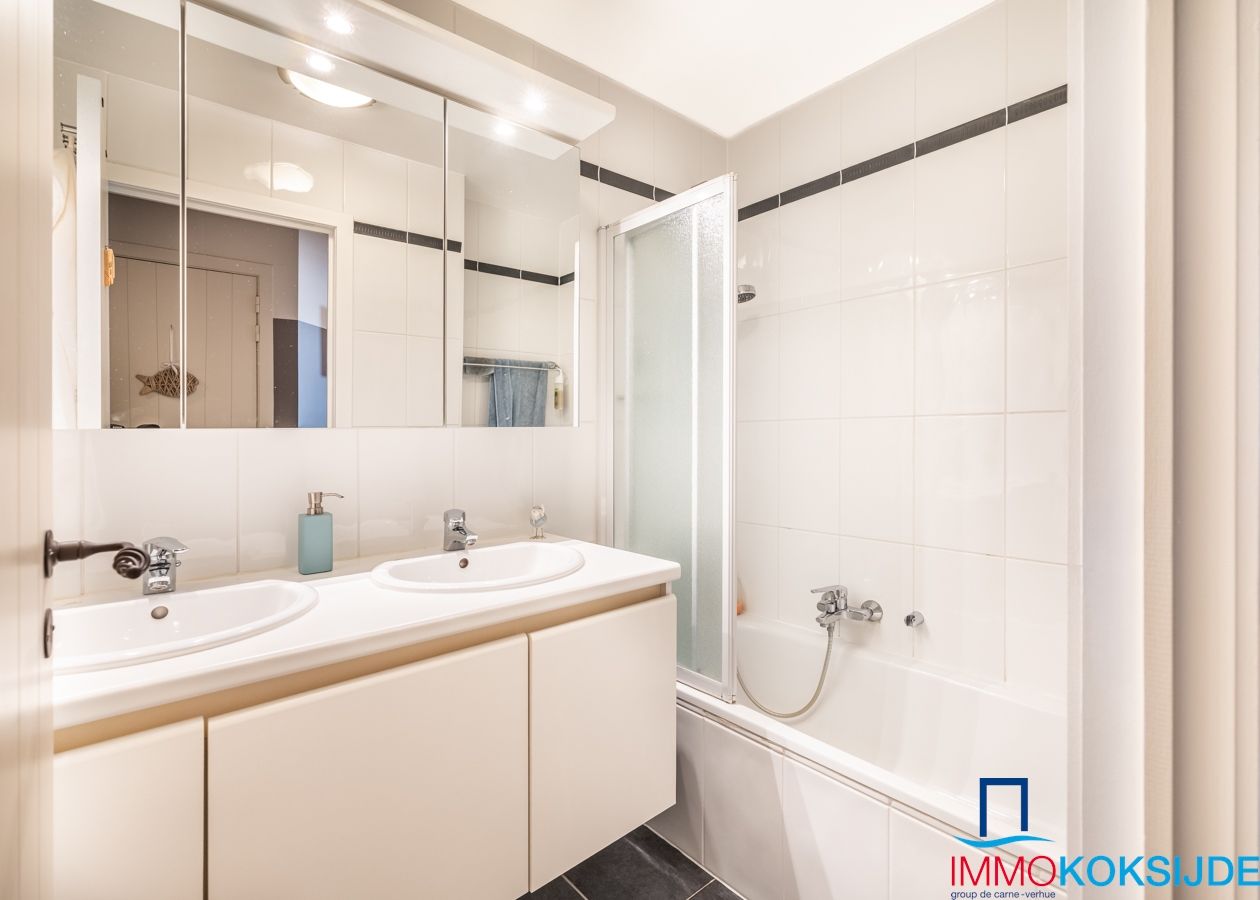 Modern appartement met 2 slaapkamers foto 14