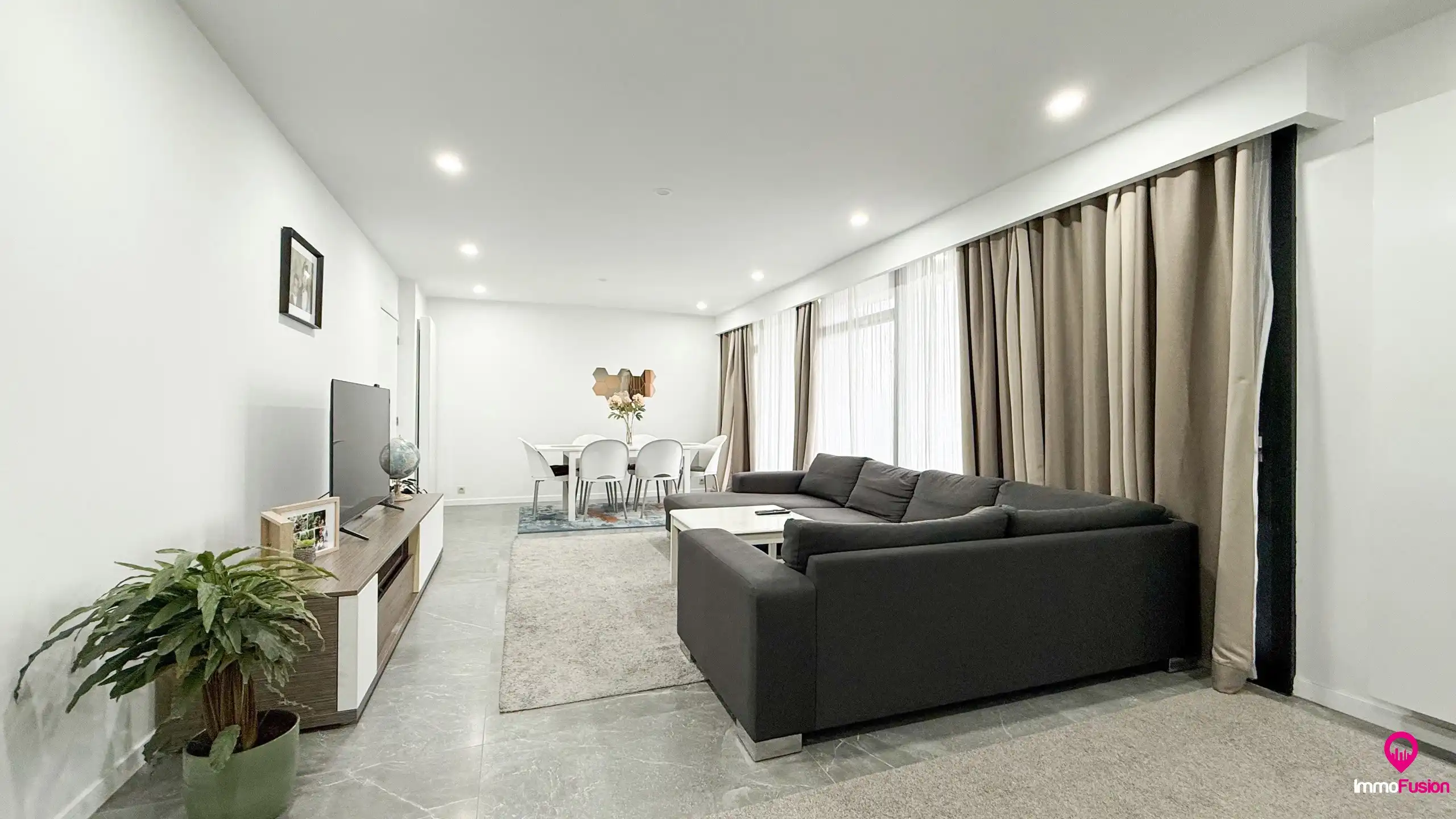 Gerenoveerde woning met 3 slaapkamers en ruime tuin! foto 2