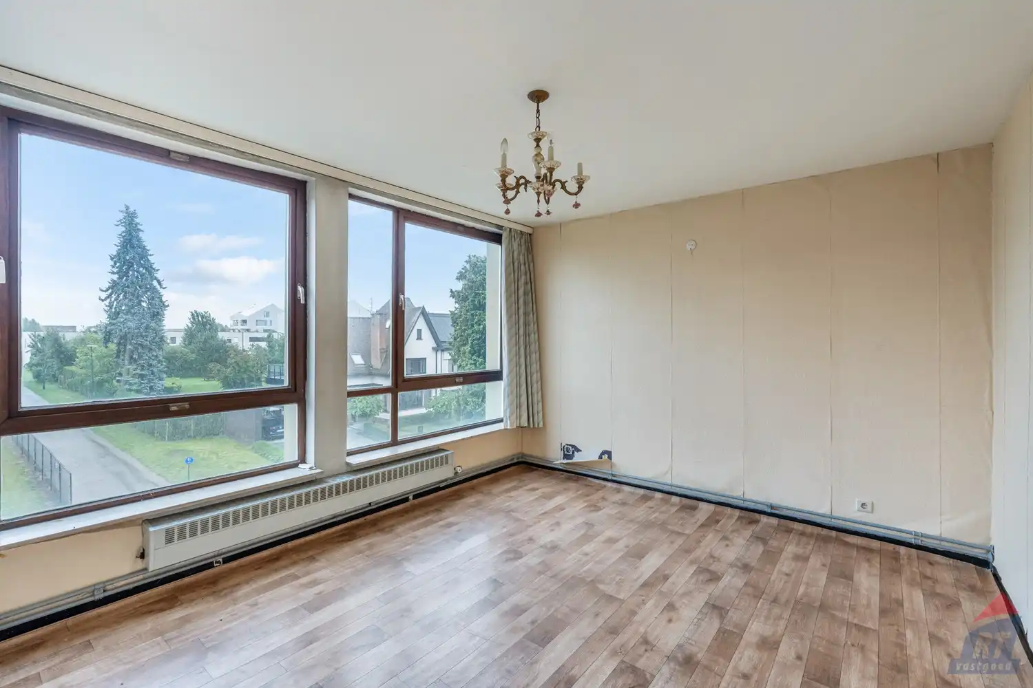 Te moderniseren, gunstig gelegen appartement met 2 slaapkamers en autostaanplaats foto 8