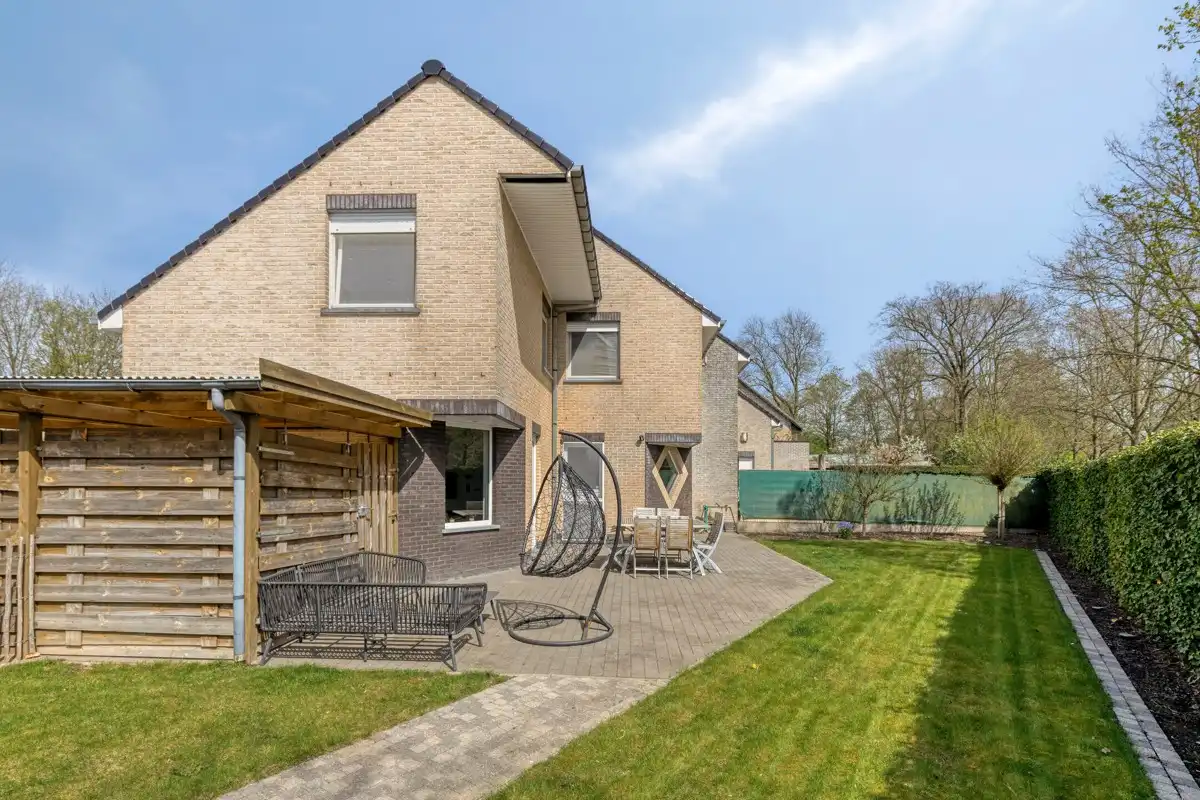 Instapklare gerenoveerde woning te Zwalm foto 13