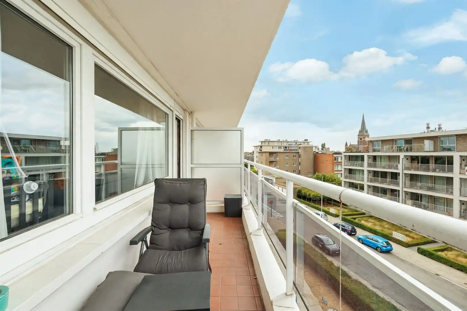 Rustig gelegen doorloopappartement met 2 terrassen foto 5