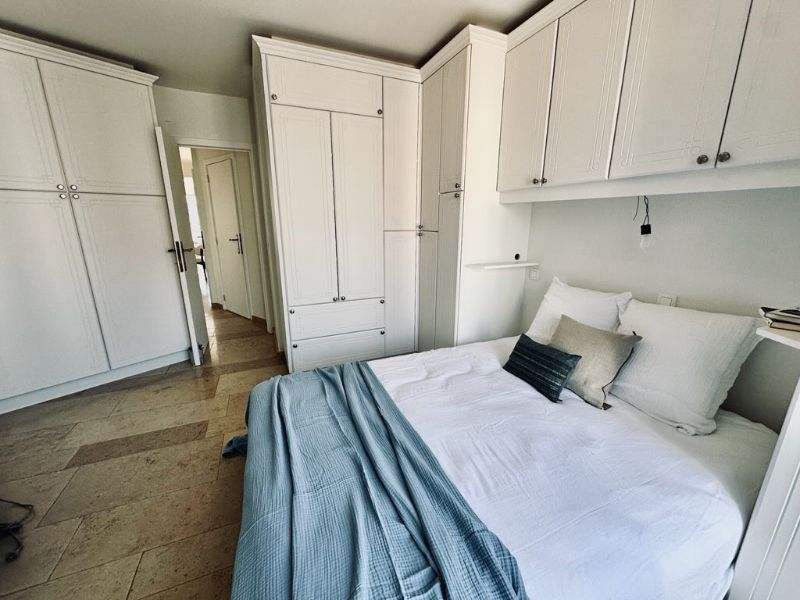 Schitterend gelegen 1 slpk penthouse met royaal dakterras foto 9