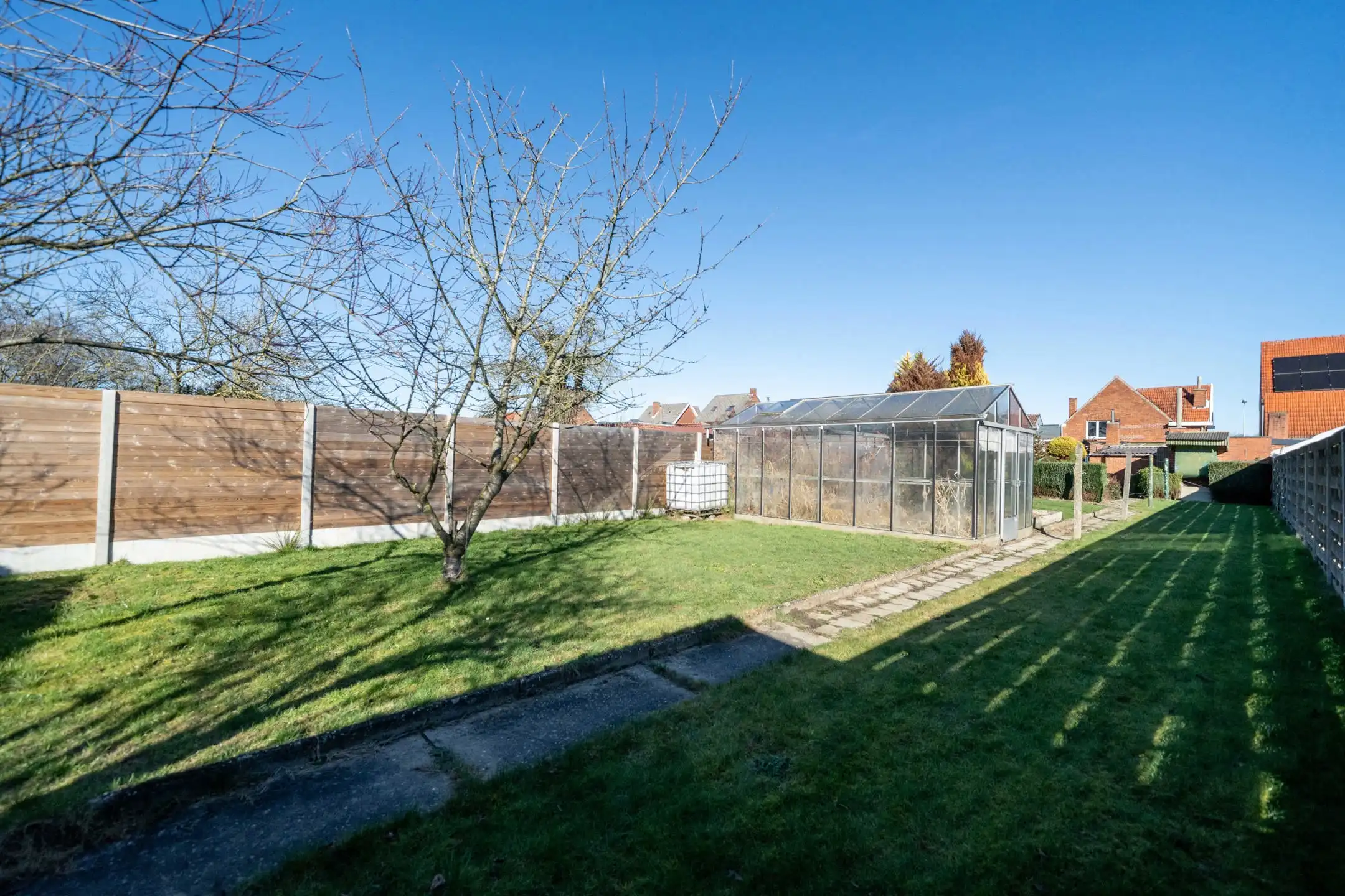 Te renoveren woning met ruime tuin en garage op 7a08ca foto 24