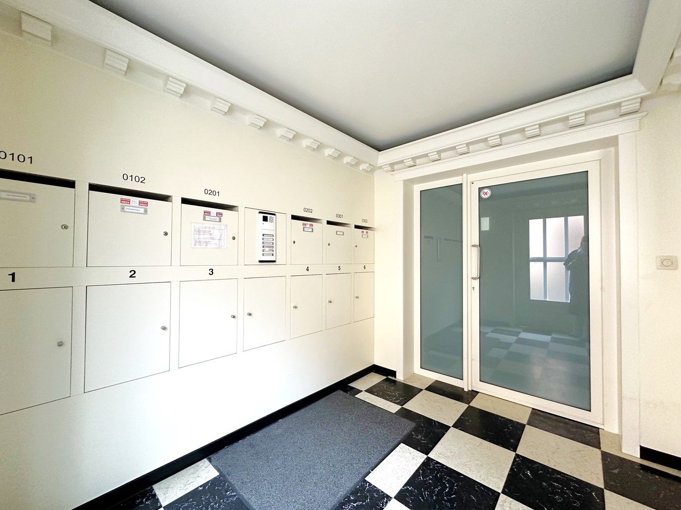 Lichtrijk appartement vlakbij de Coupure foto 12
