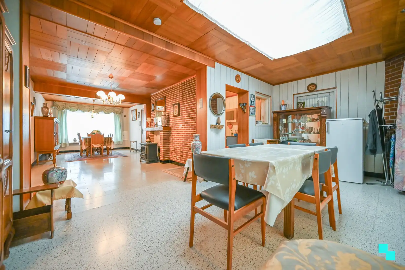 Halfopen woning in doodlopende straat te Sint-Eloois-Winkel foto 12