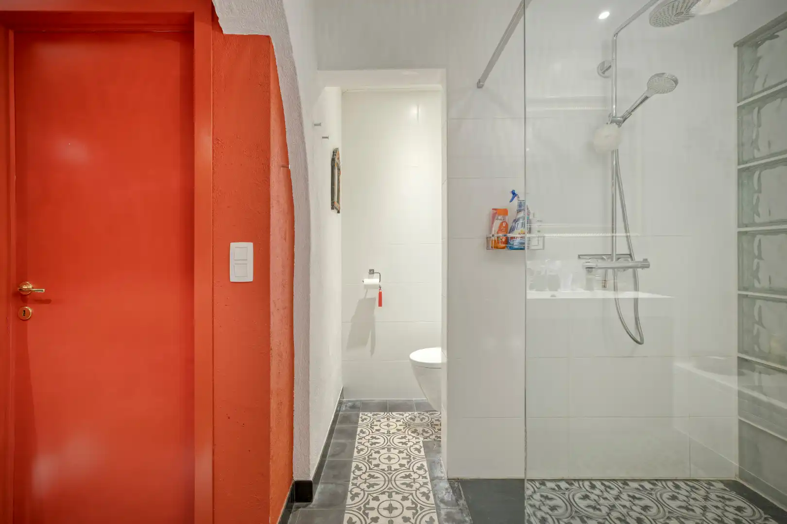 Ruime en centraal gelegen woning met dubbele garage foto 26